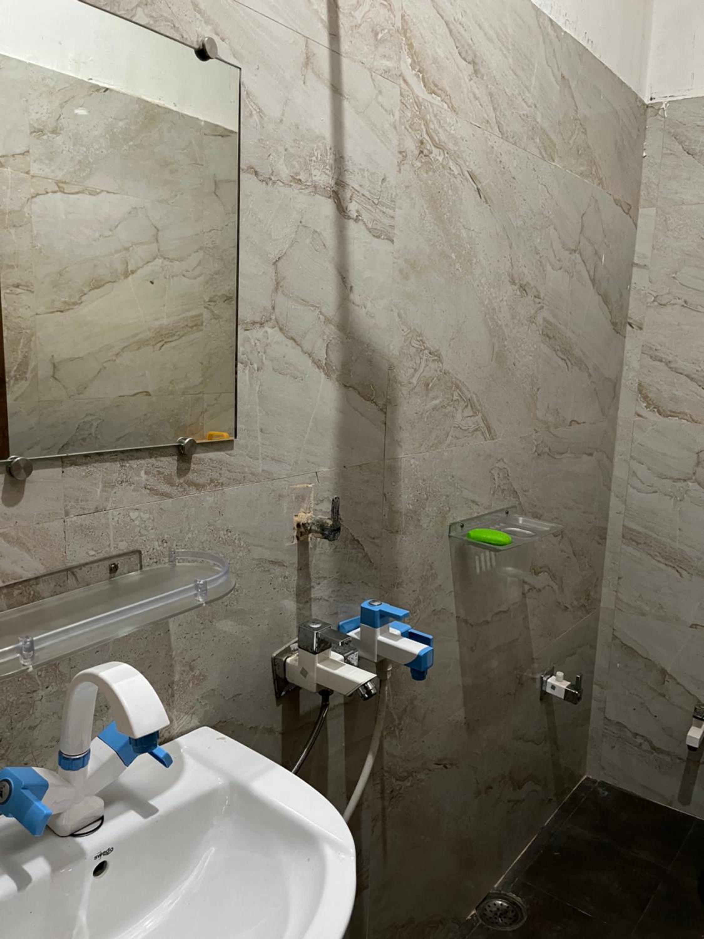 Double Room with Private Bathroom photo 2