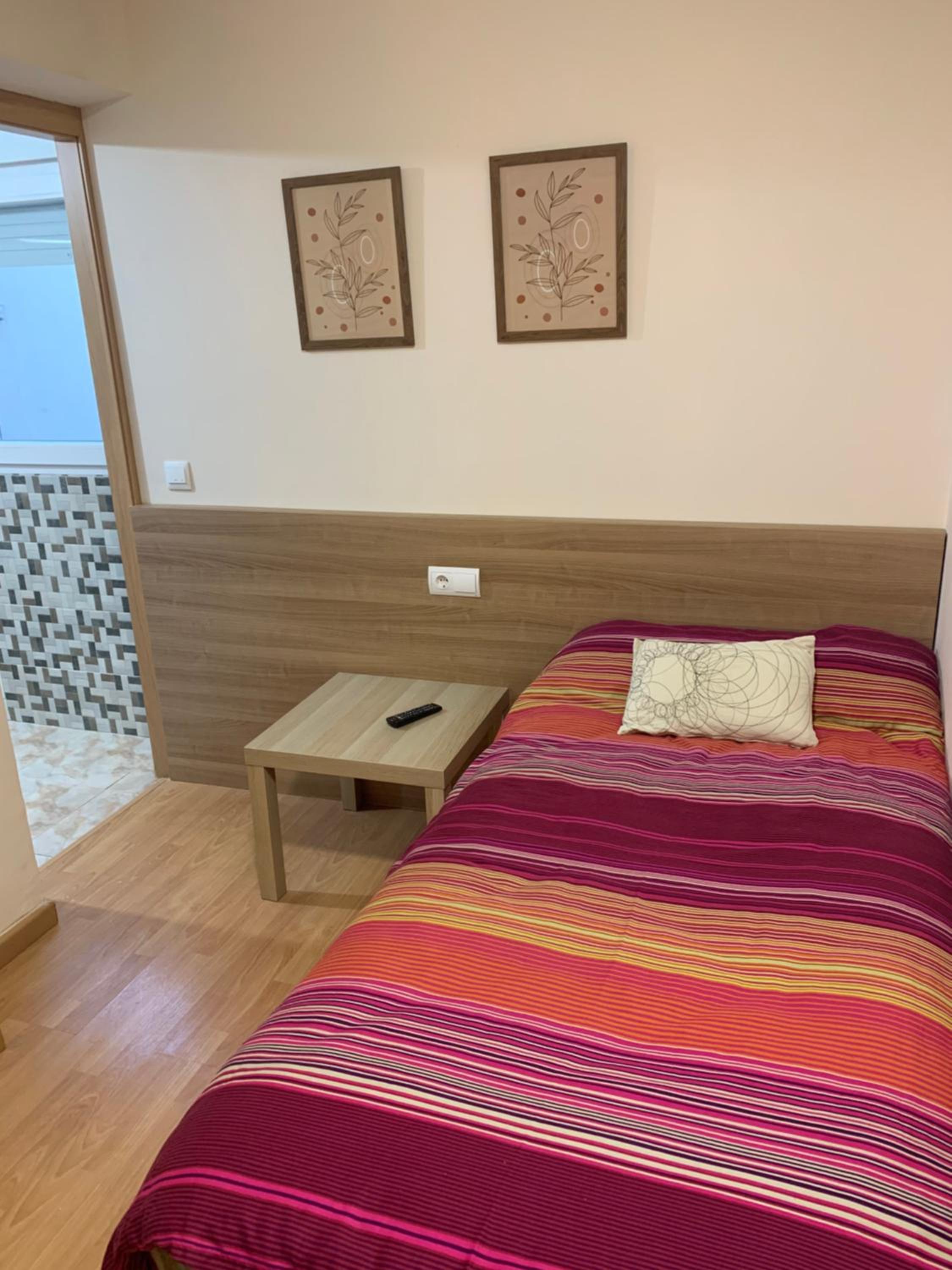 Single Room photo 3