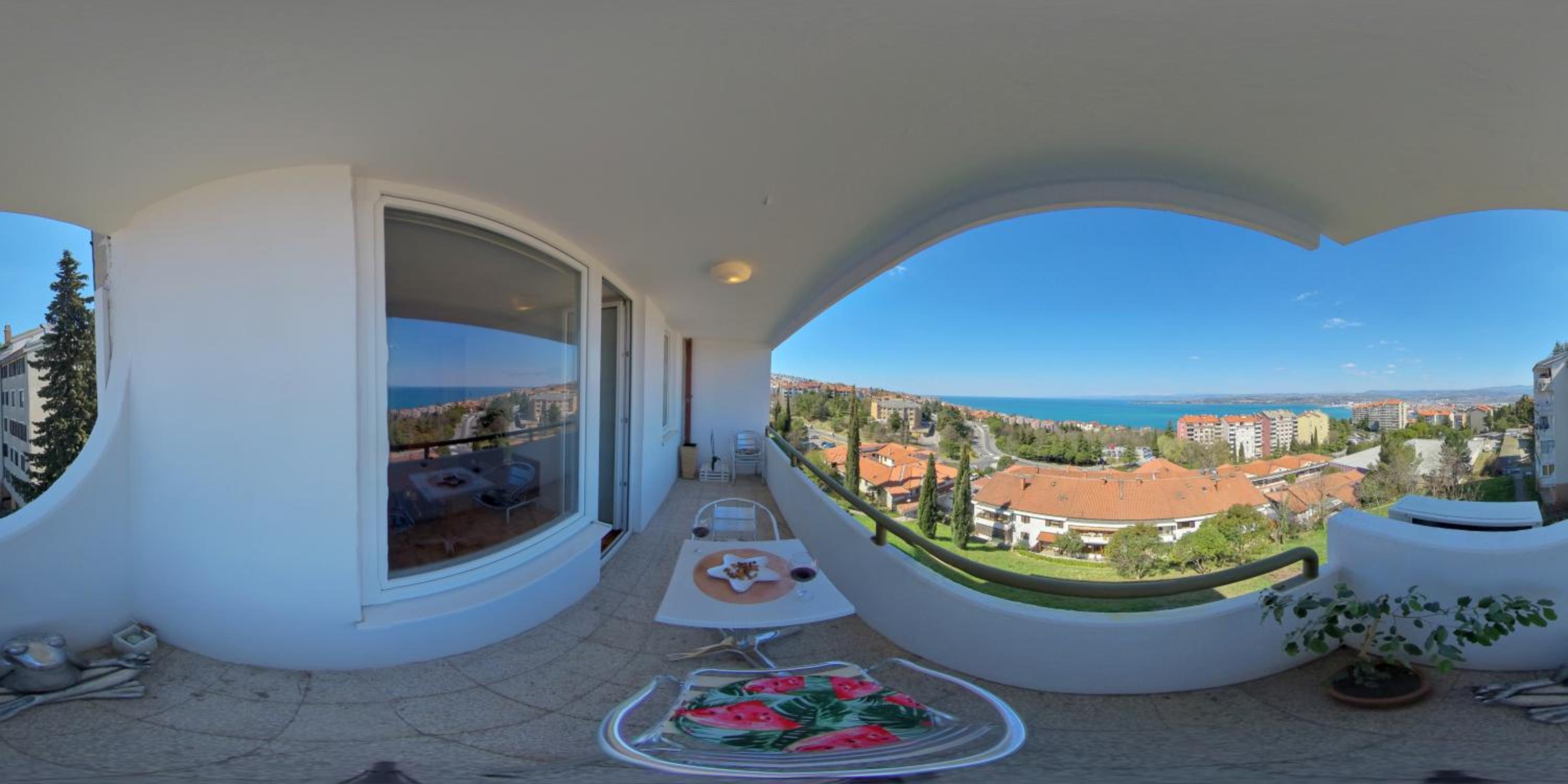 Apartment with Sea View - Photo 4