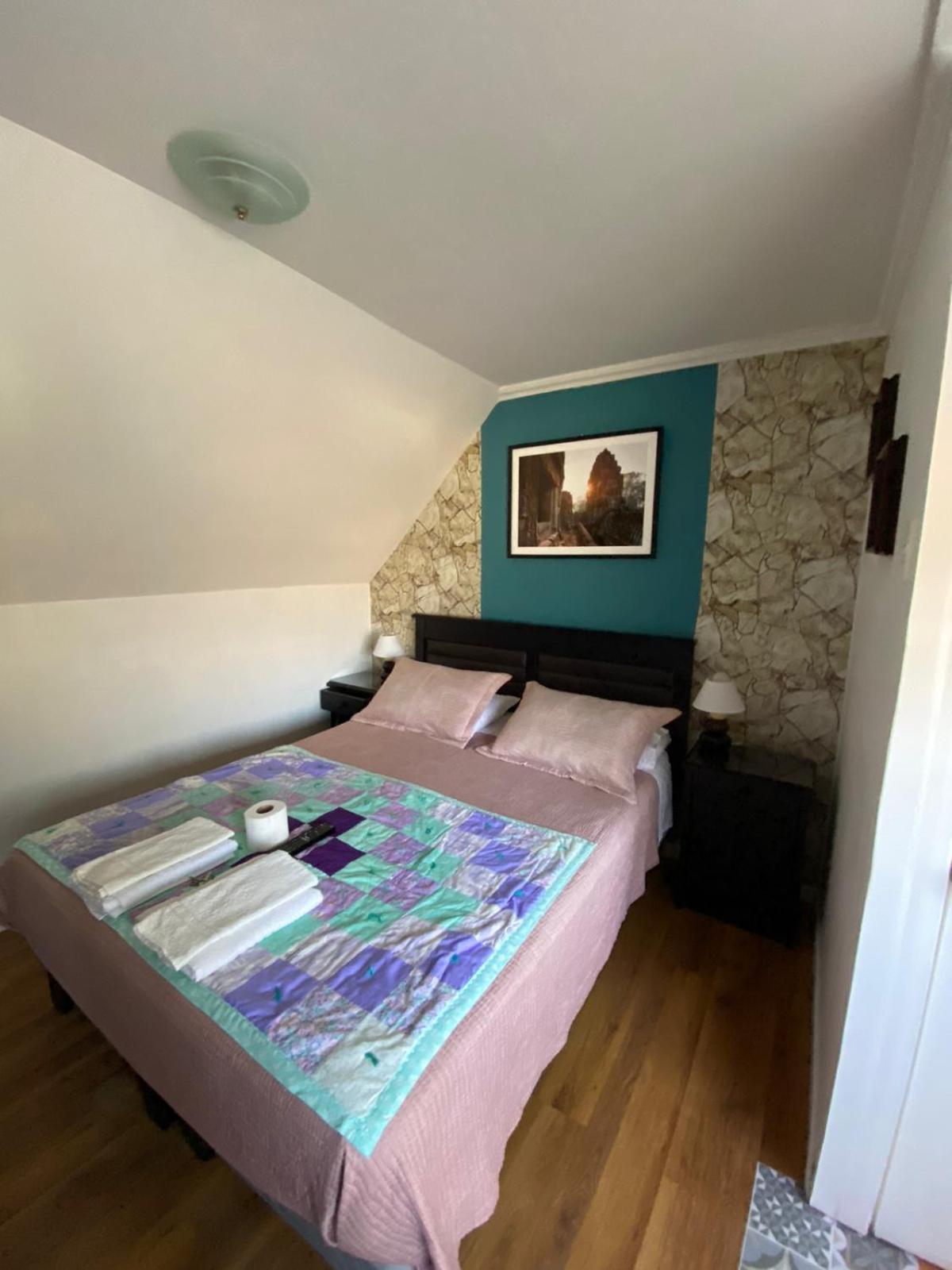 Double Room with Private Bathroom photo 2