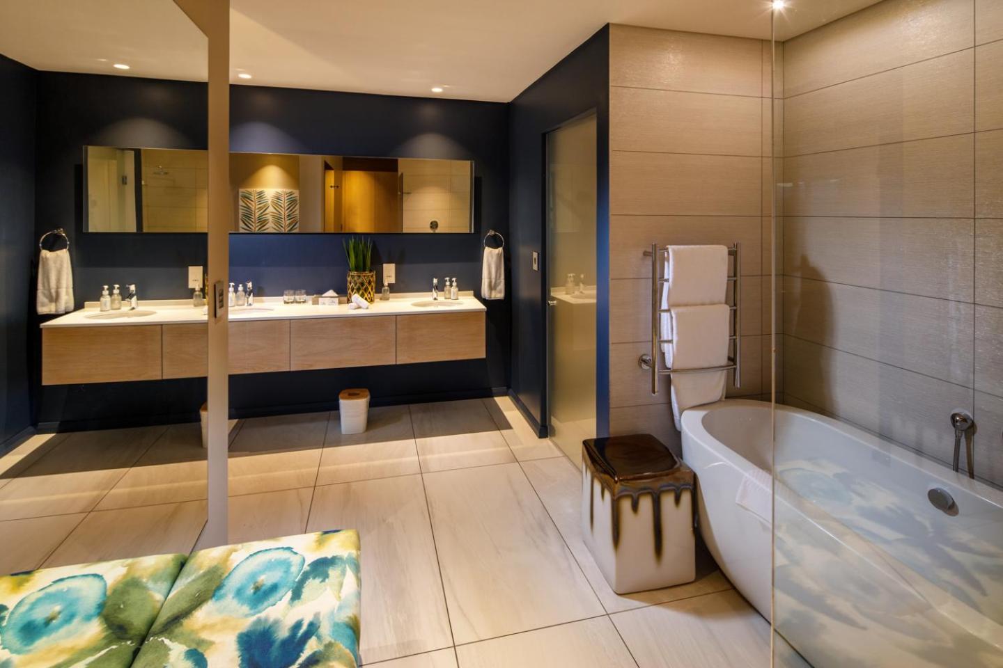Honeymoon Suite photo 2