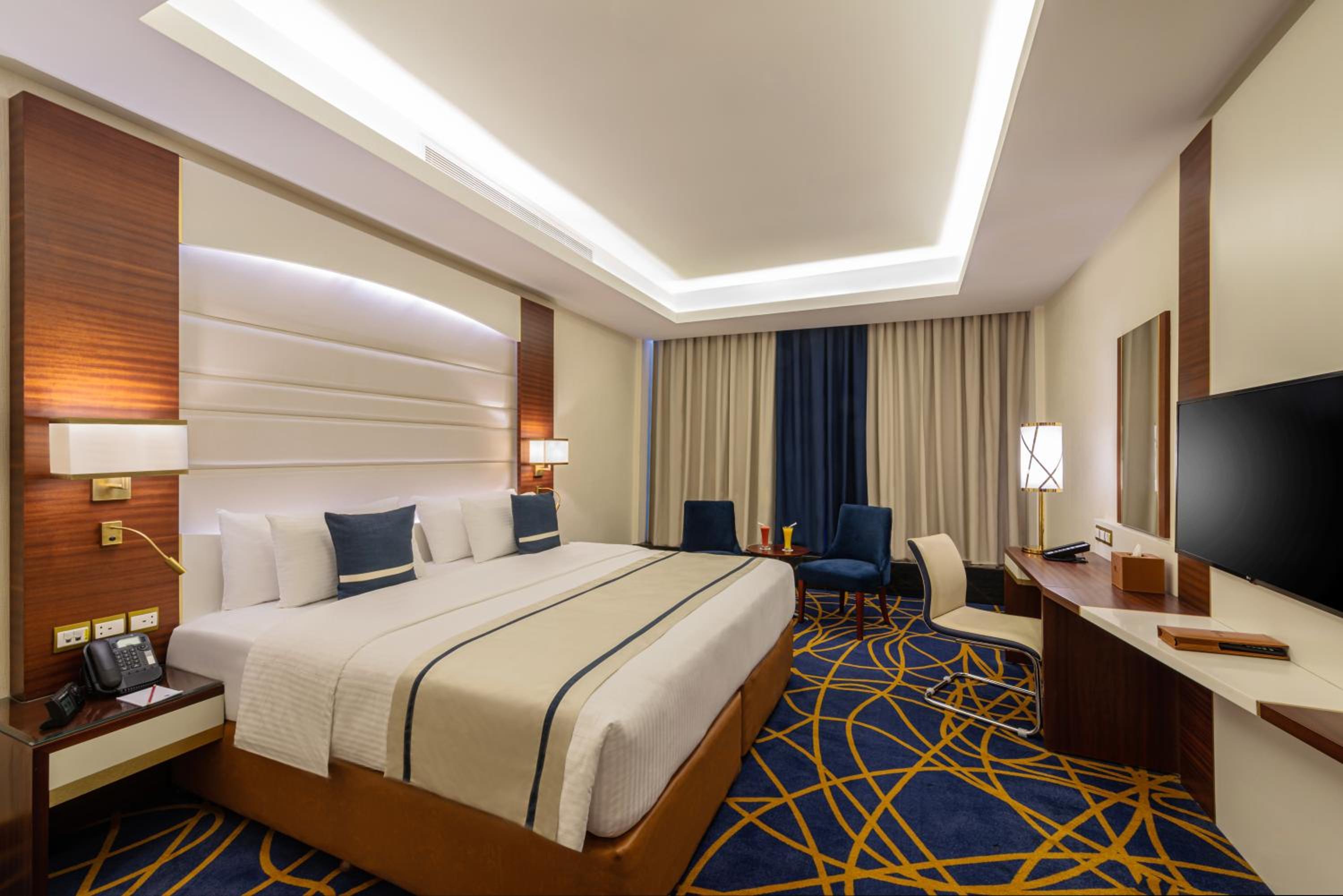 Deluxe Double Room (2 Adults + 1 Child)