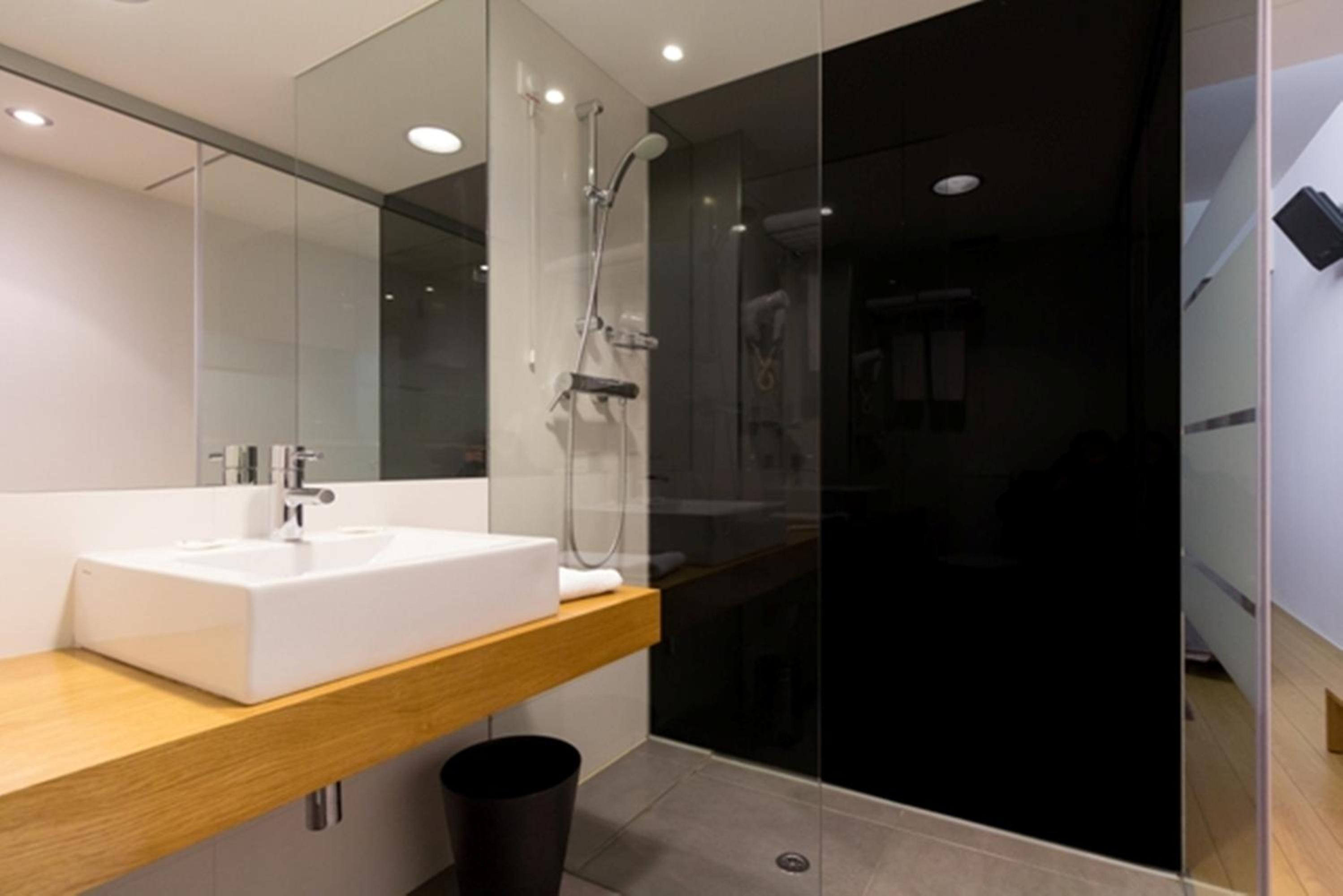 Basic Double or Twin Room - Photo 4