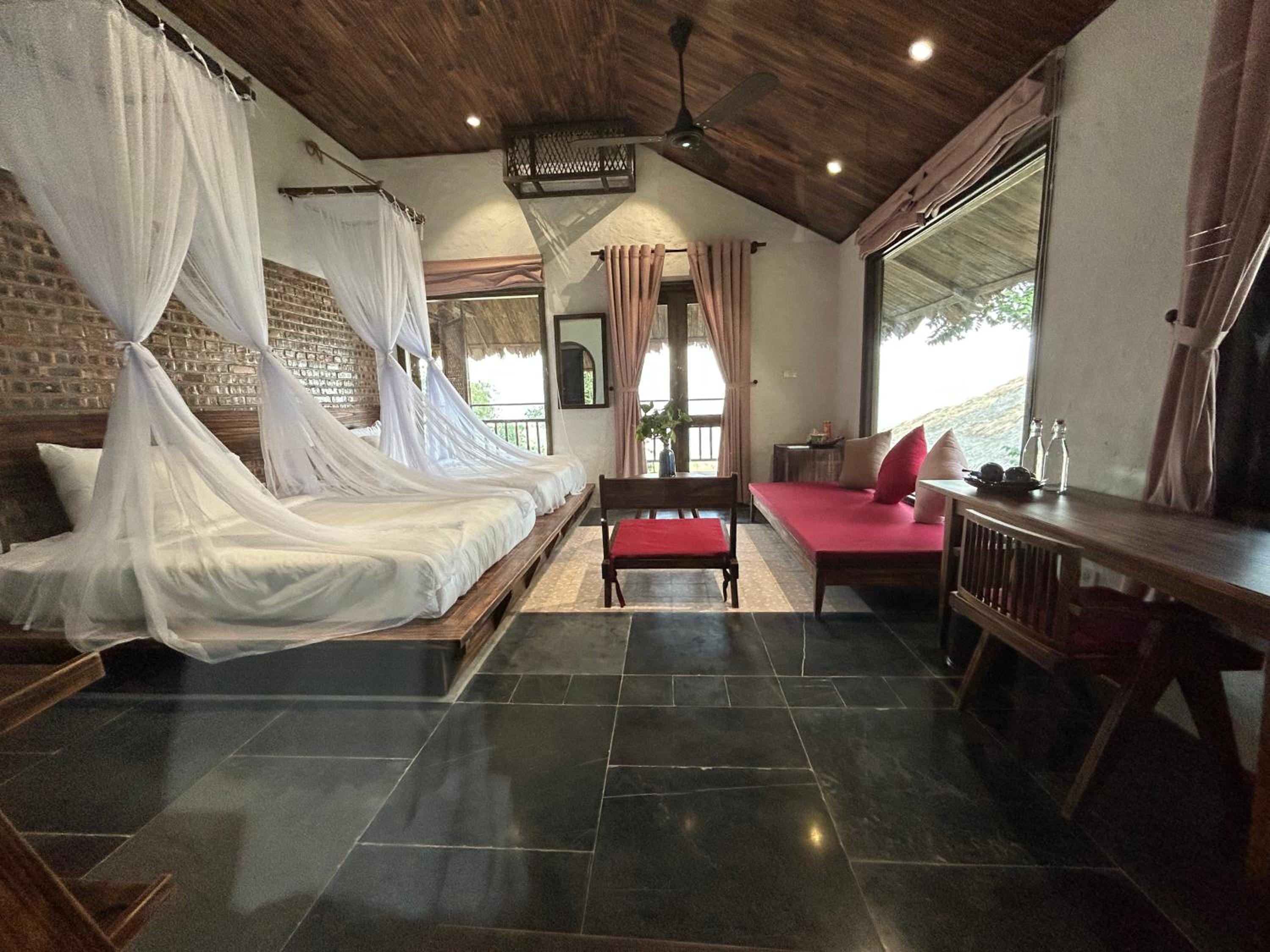 Deluxe Bungalow with Garden View
