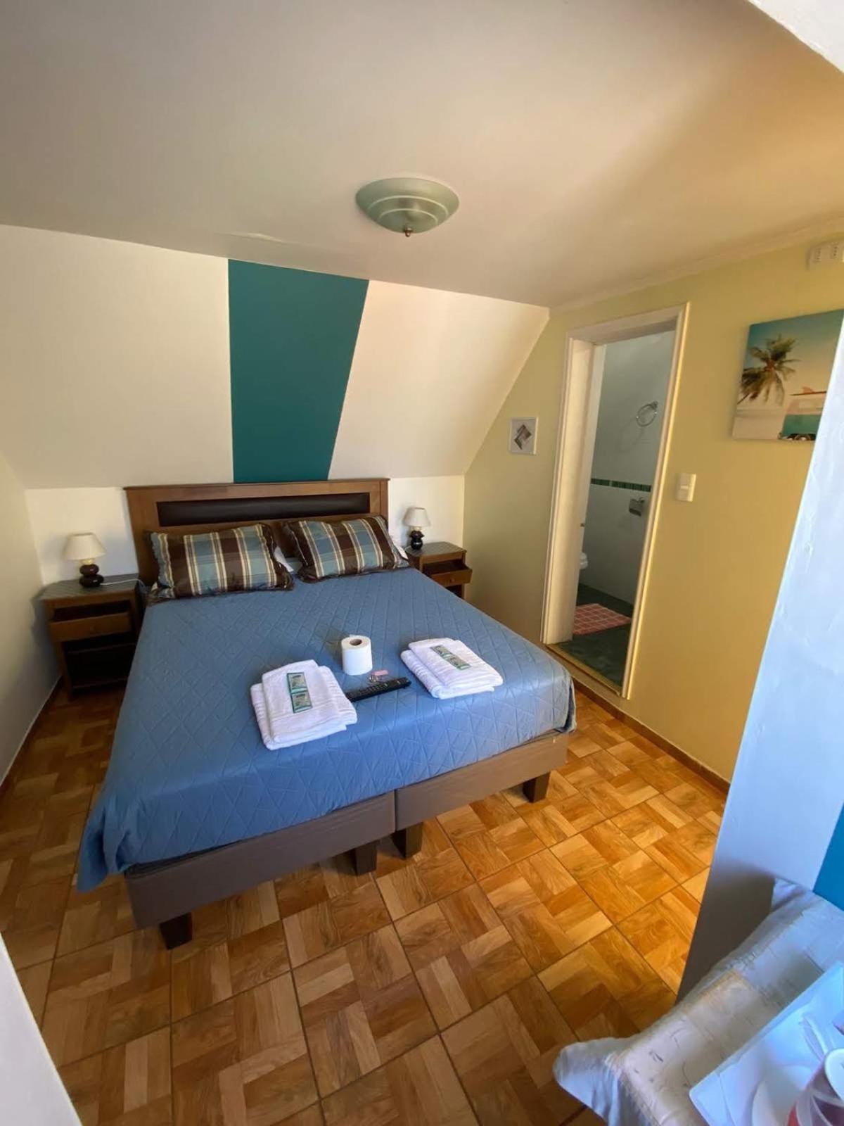 Double Room with Private Bathroom photo 2
