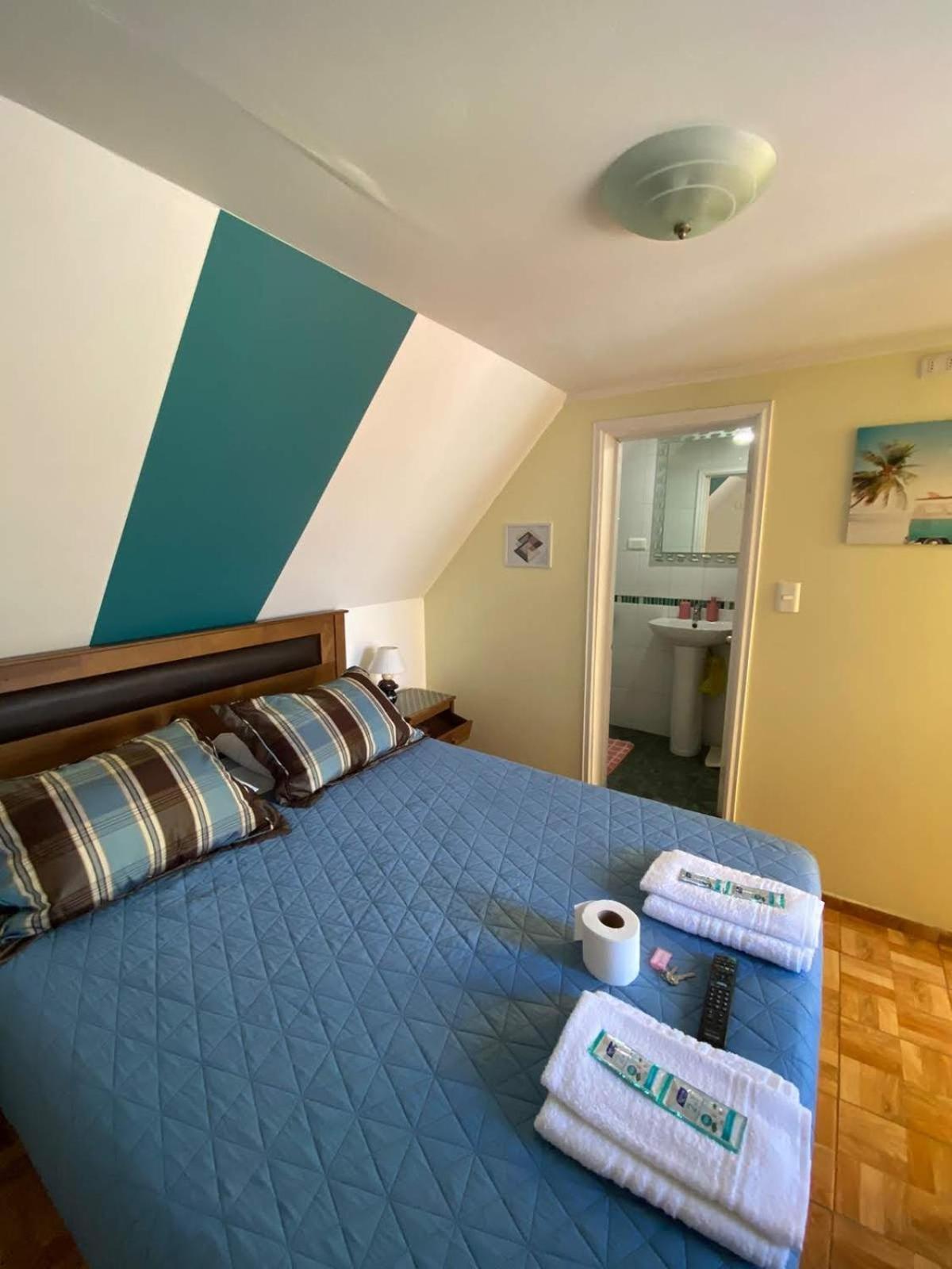 Double Room with Private Bathroom photo 3