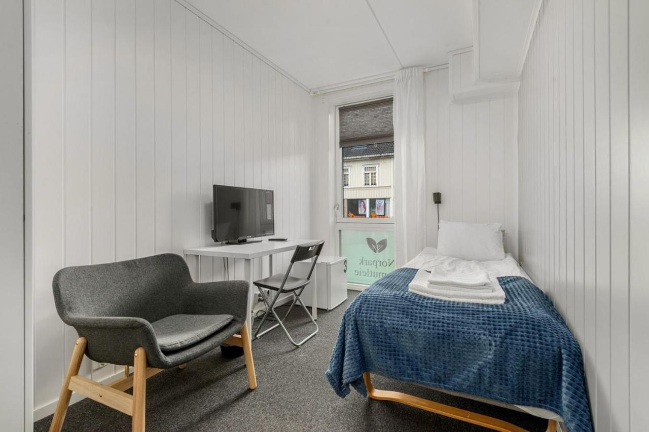 Single Room with Private Bathroom photo 1