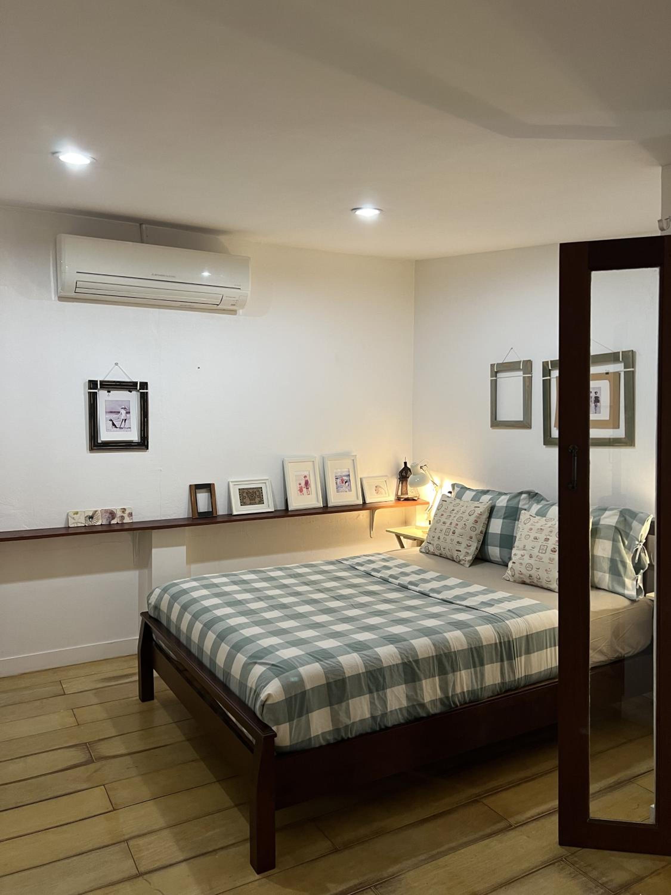 Three-Bedroom House photo 1