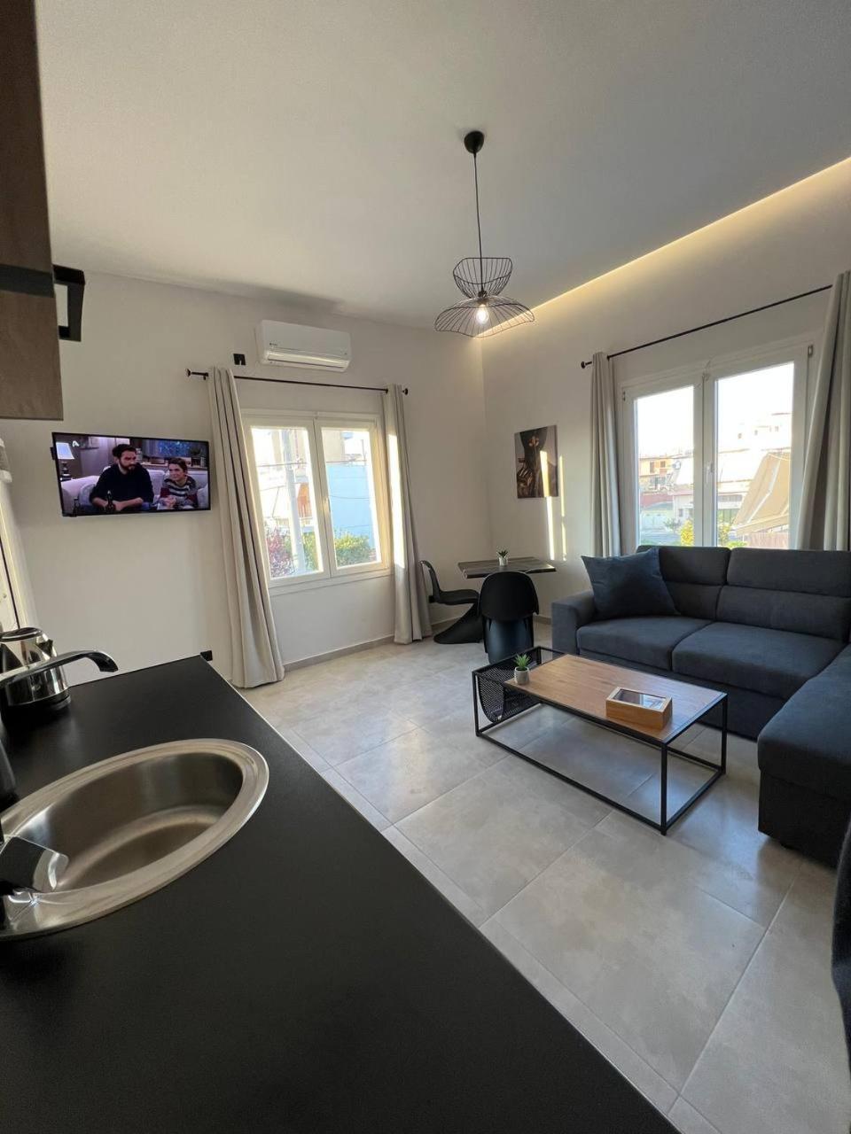 Deluxe Apartment photo 2