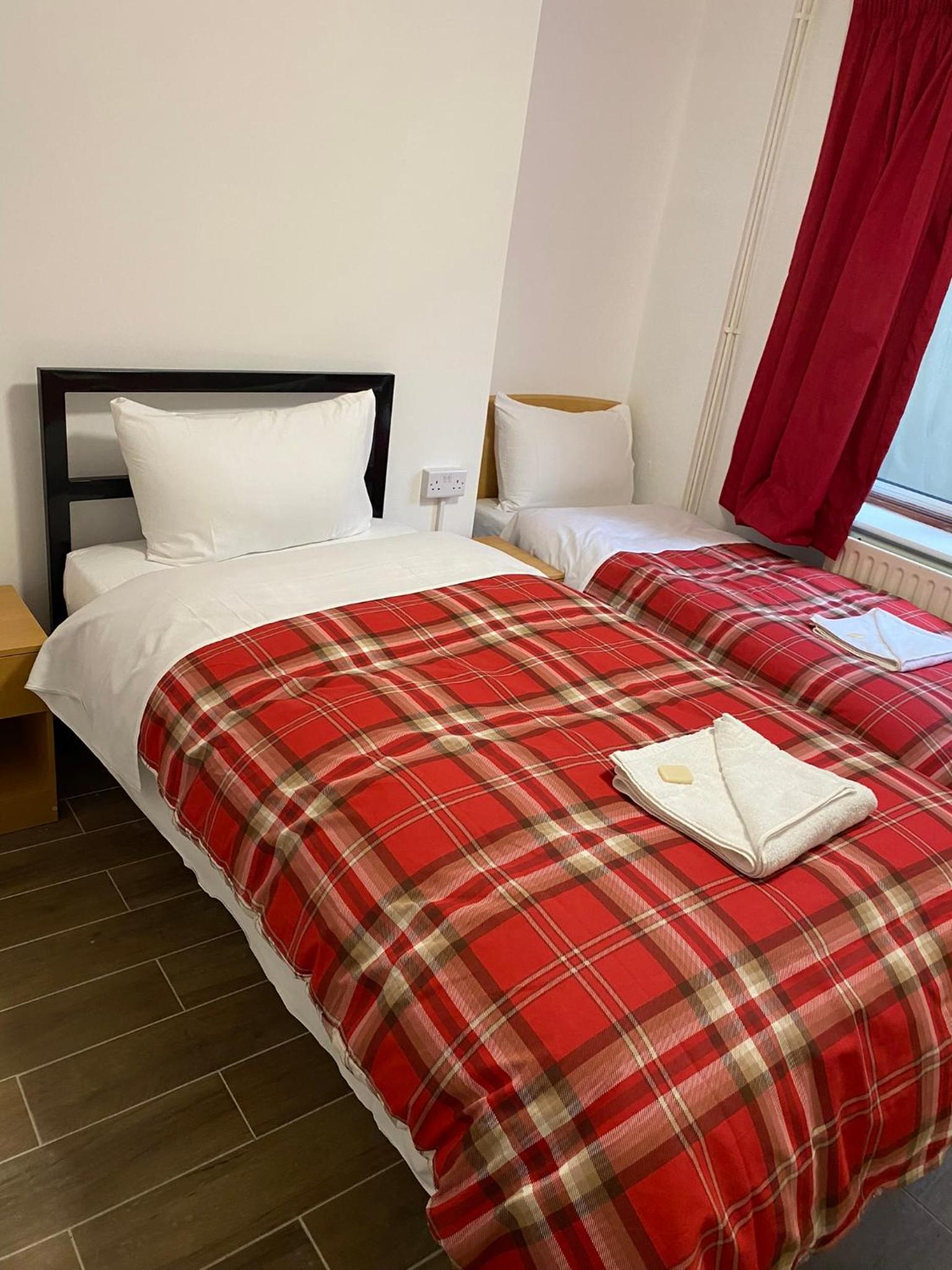 Budget Twin Room photo 3
