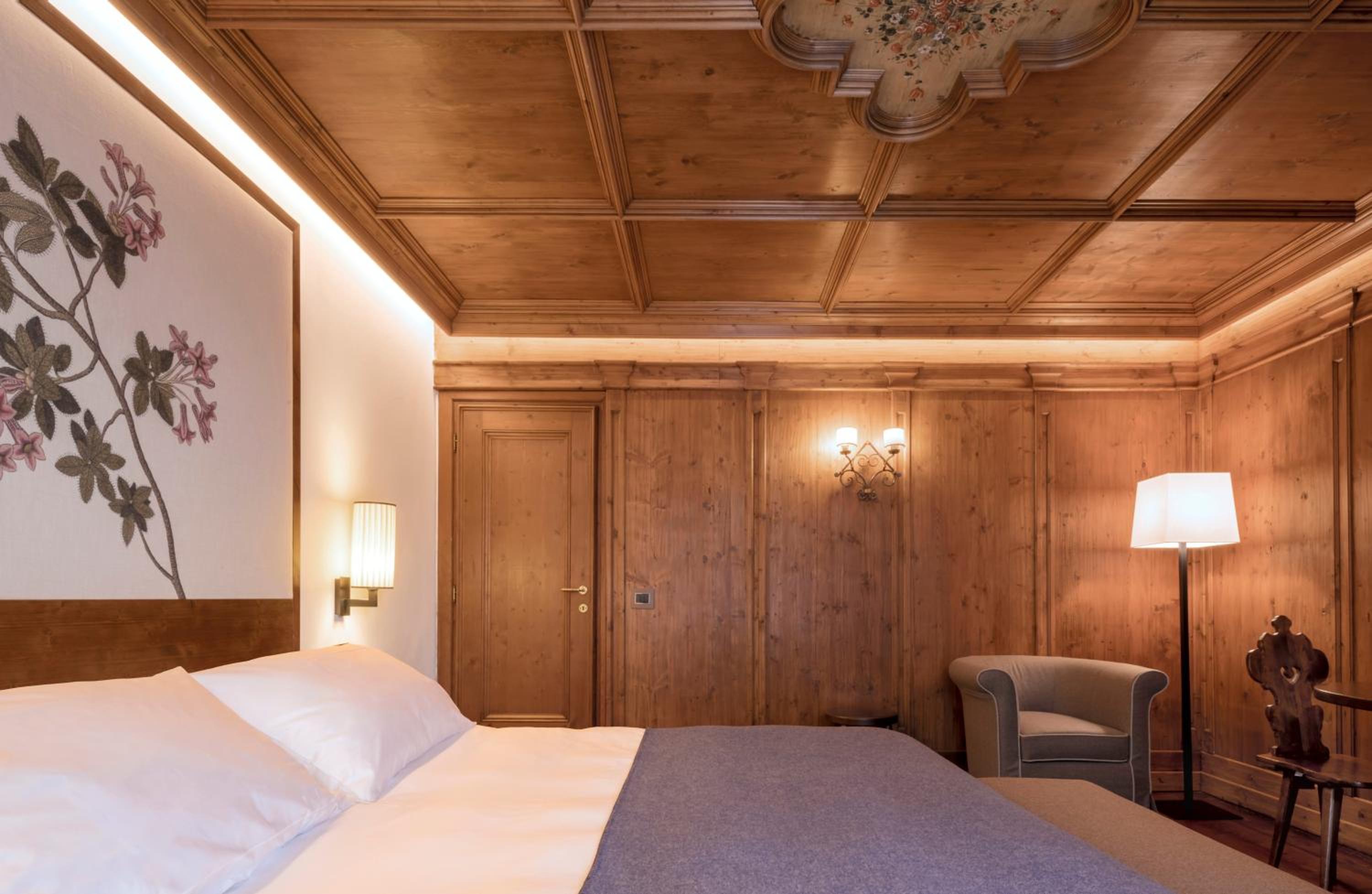 Suite with Spa Access photo 1