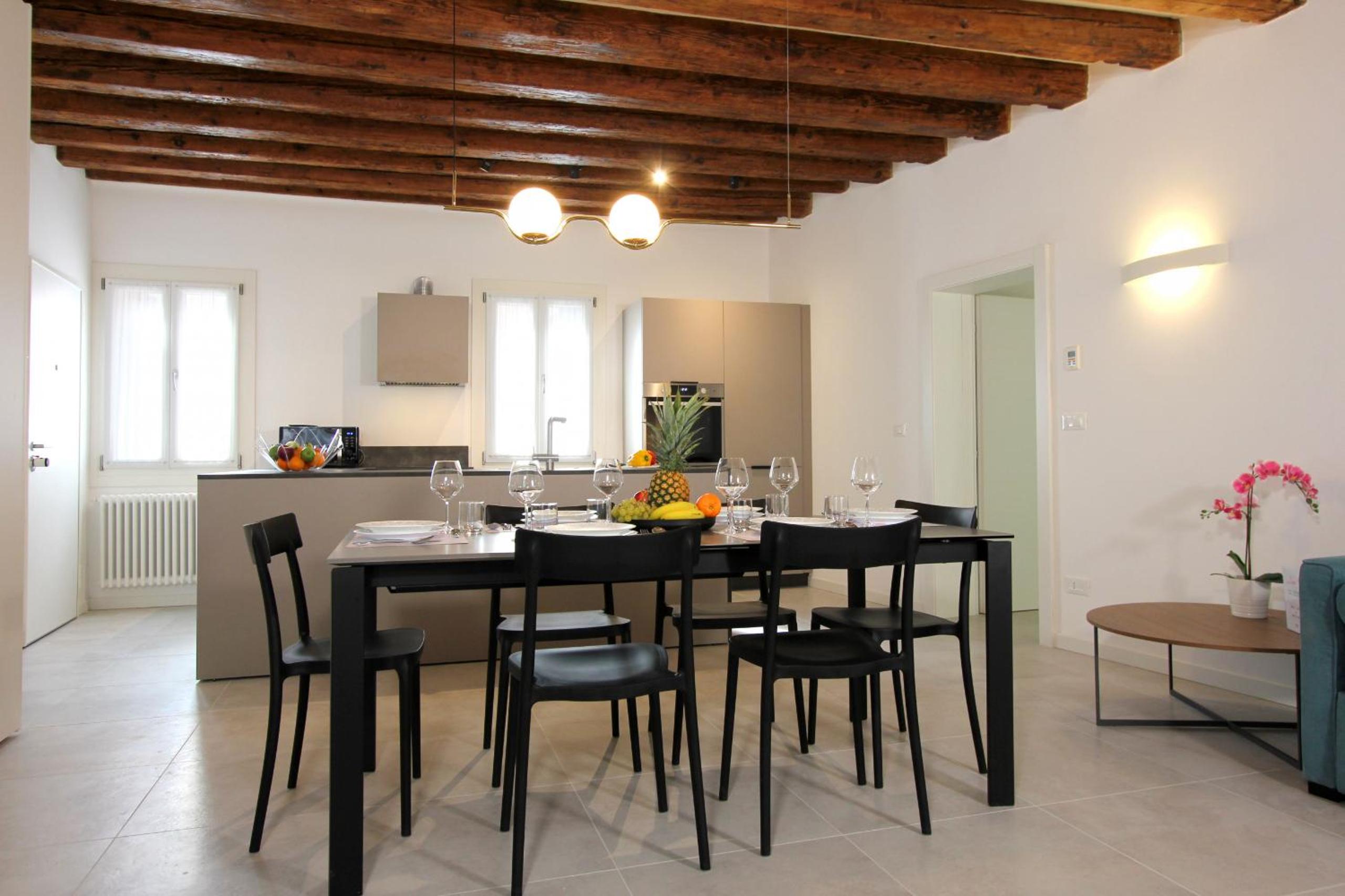 Three-Bedroom Apartment photo 2