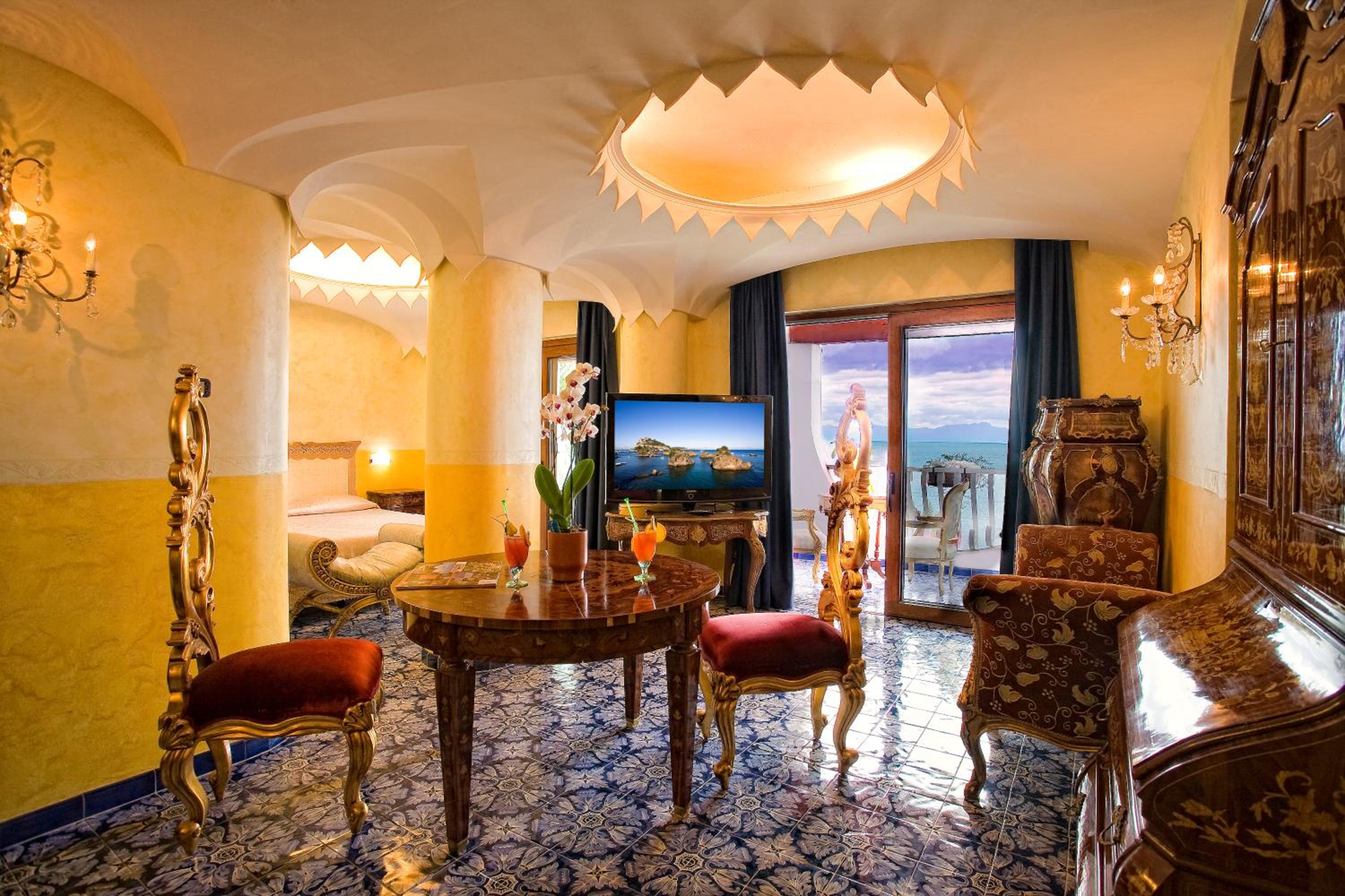 Deluxe Suite
