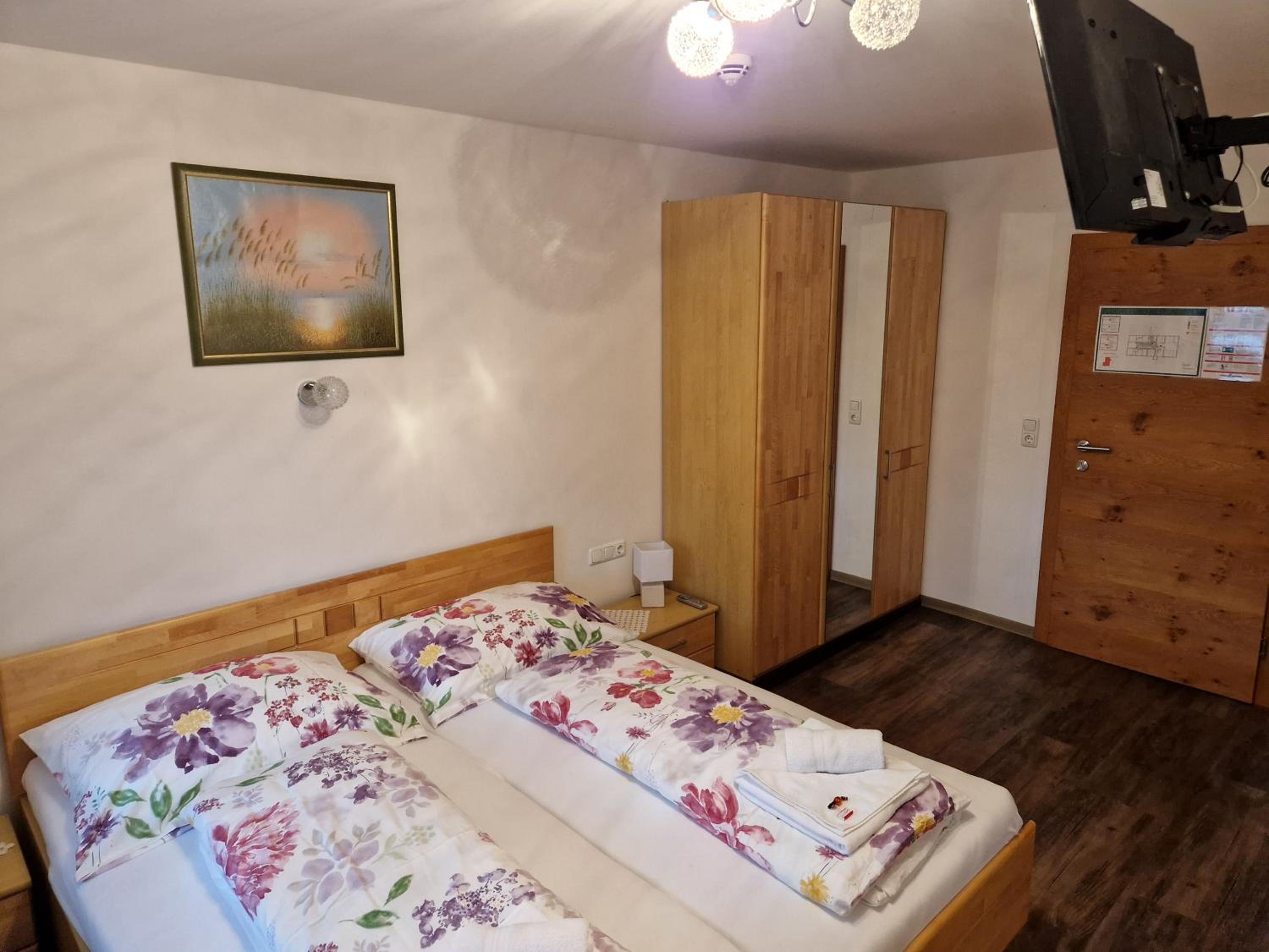 Comfort Triple Room with Shower photo 1