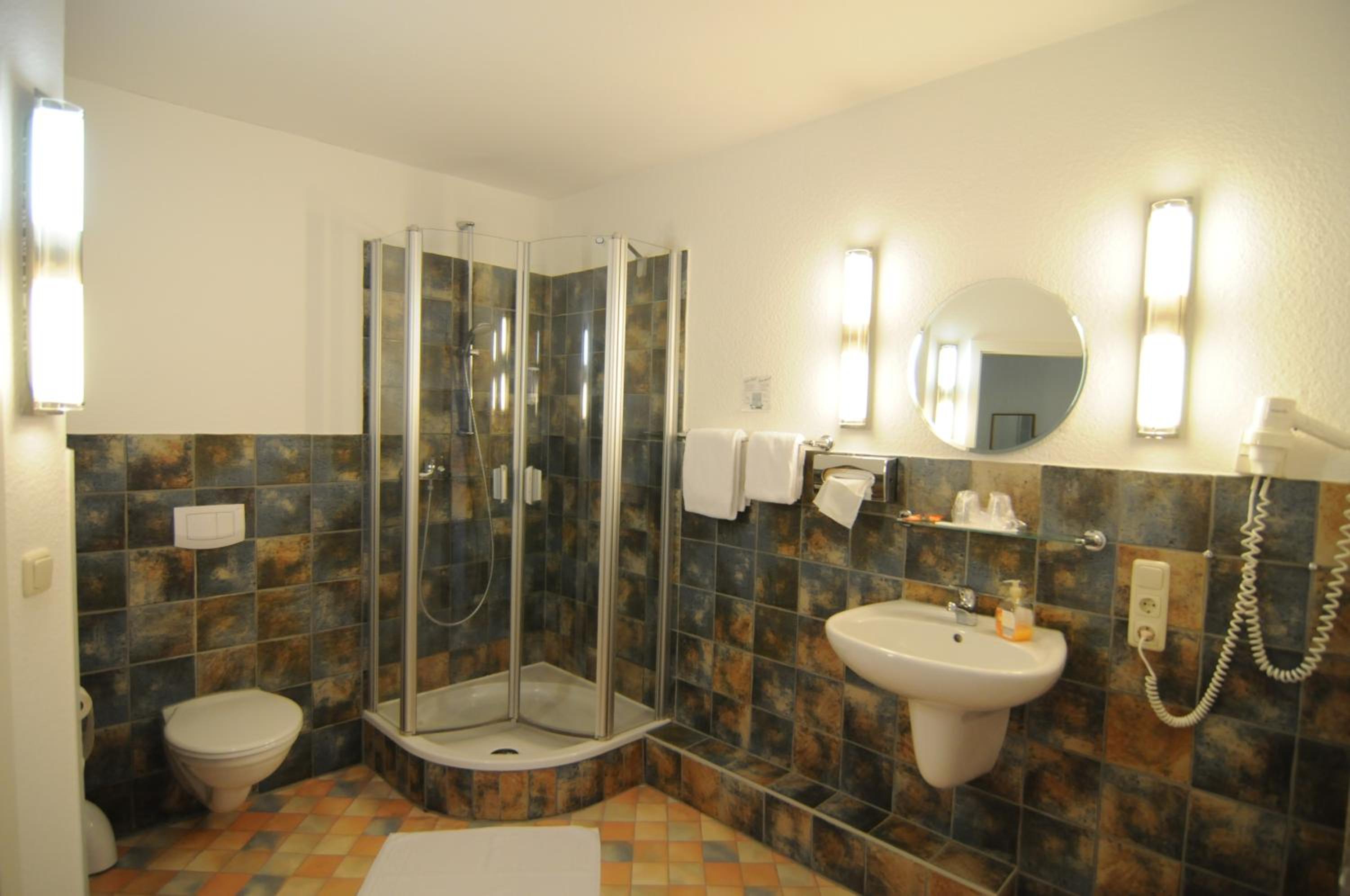 One-Bedroom Apartment - Photo 4