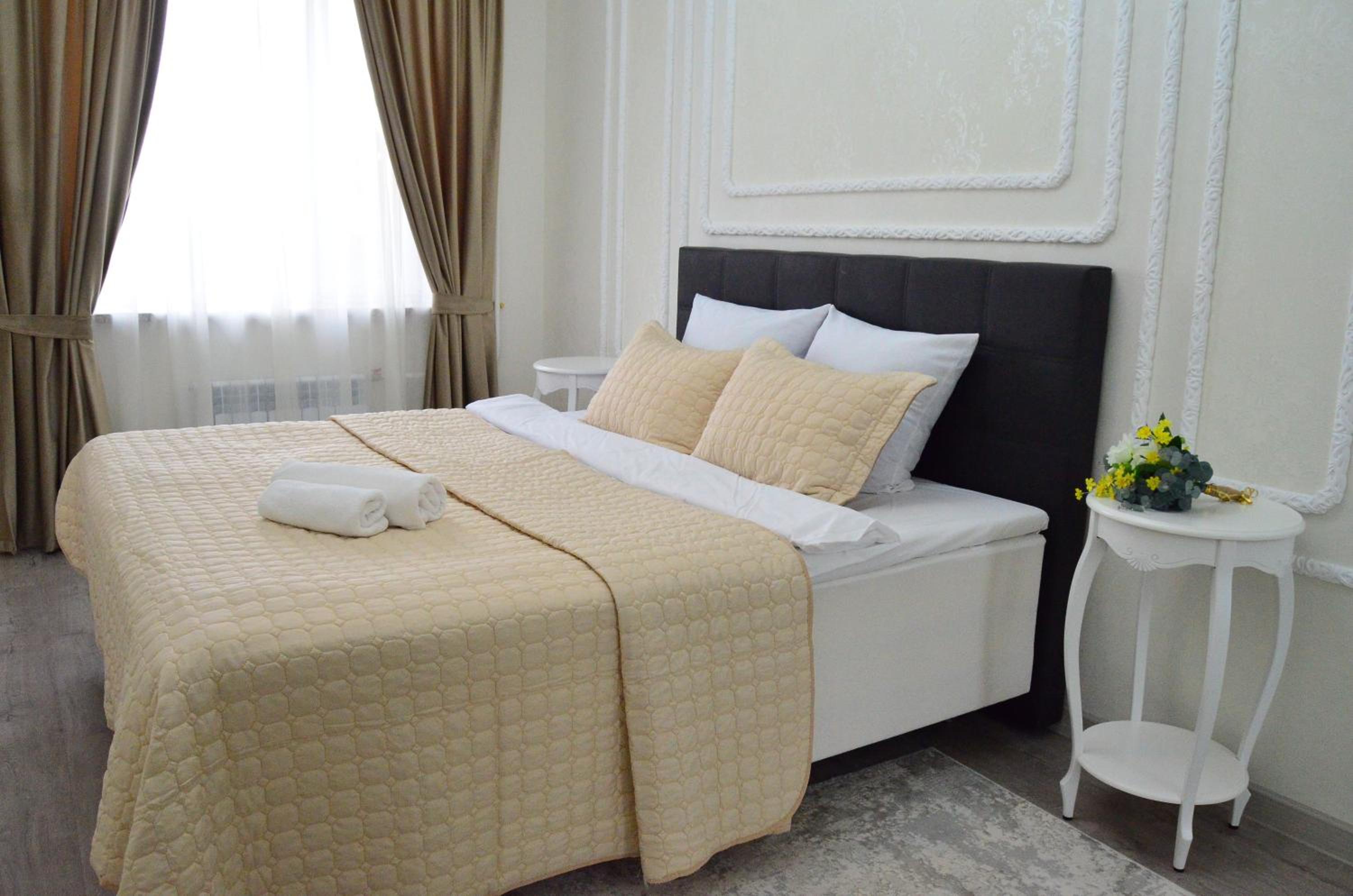 Queen Room with Balcony photo 3