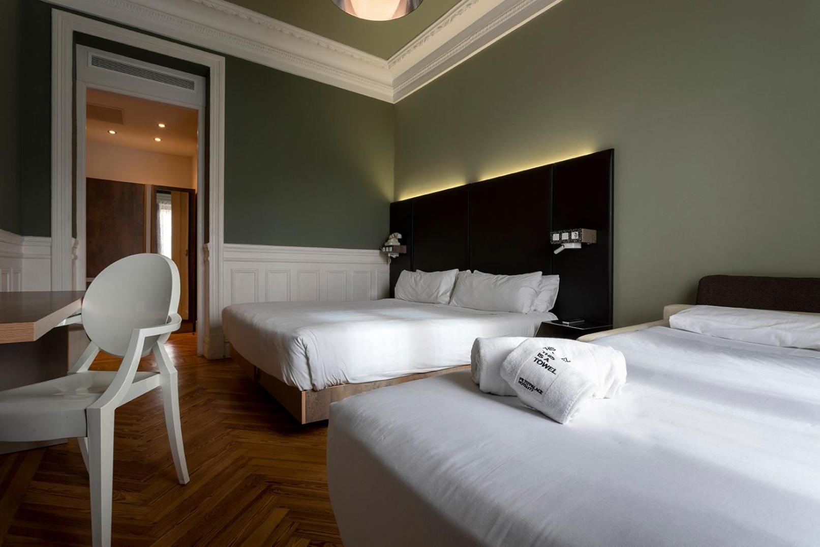Triple Room - Photo 11