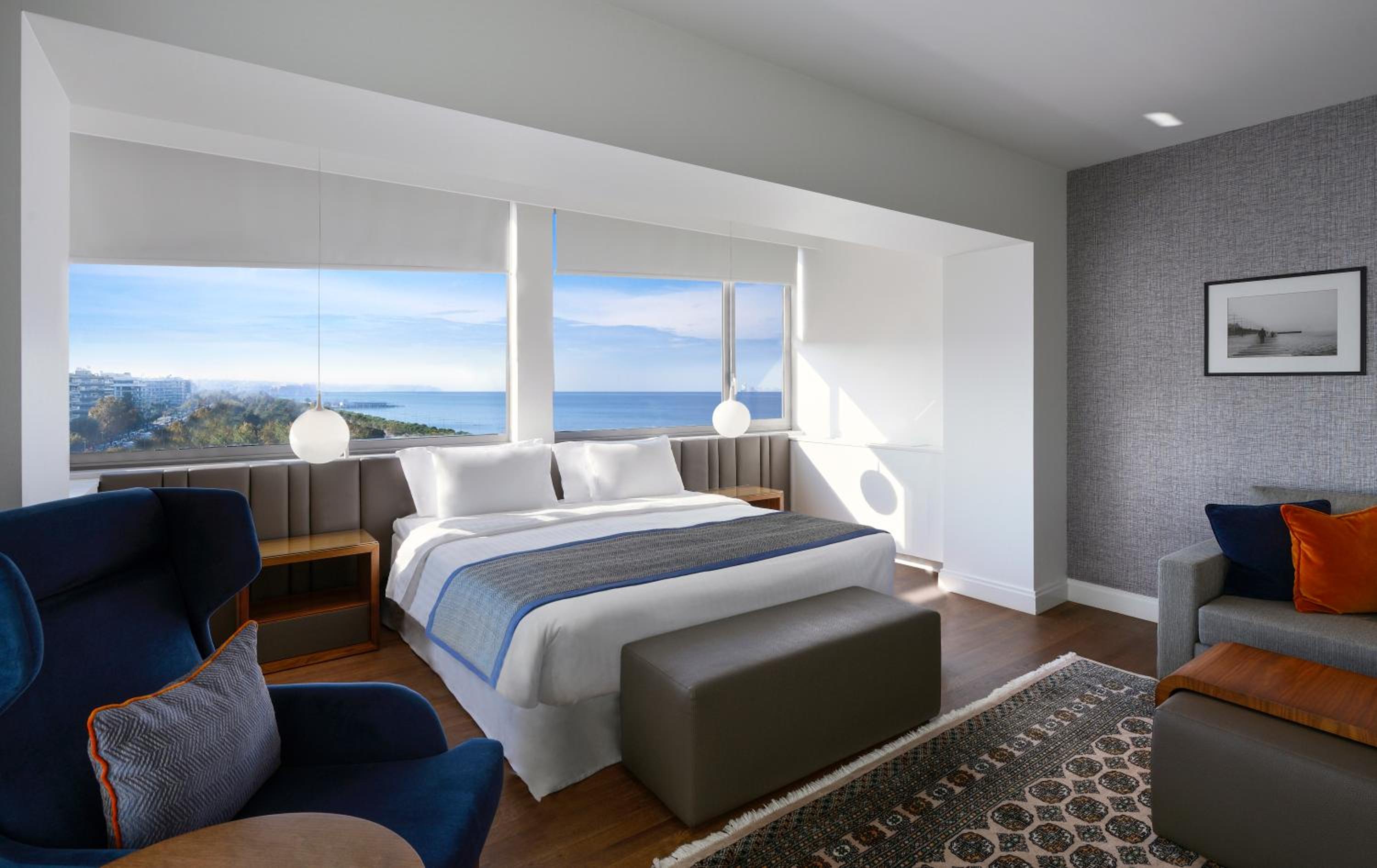 Junior Suite with City View - Photo 5