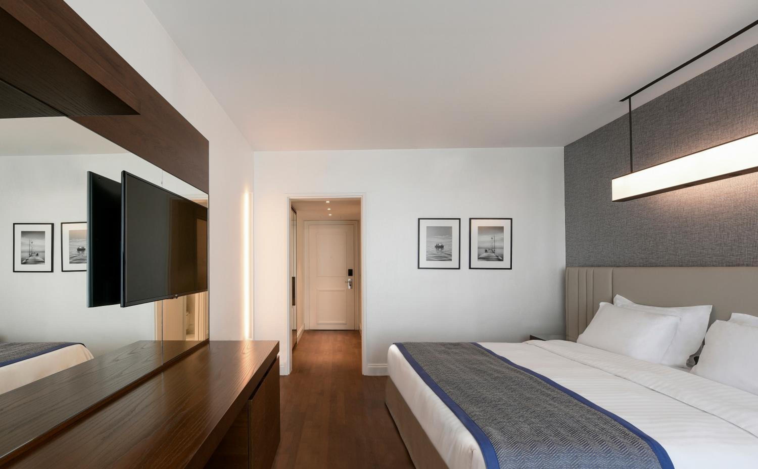 Executive Double Room with City View - Photo 2