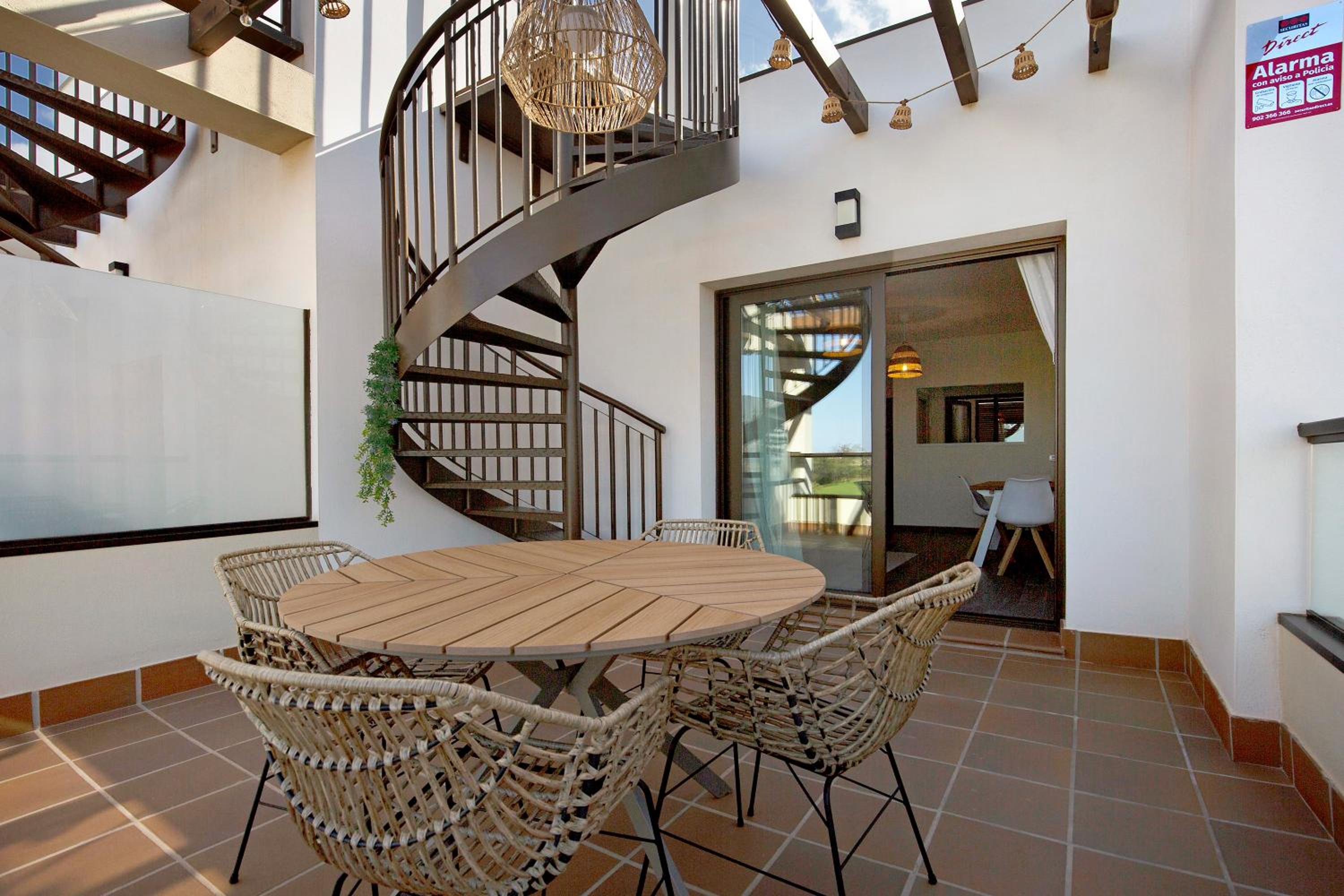 Two-Bedroom Deluxe Apartment with Balcony photo 2