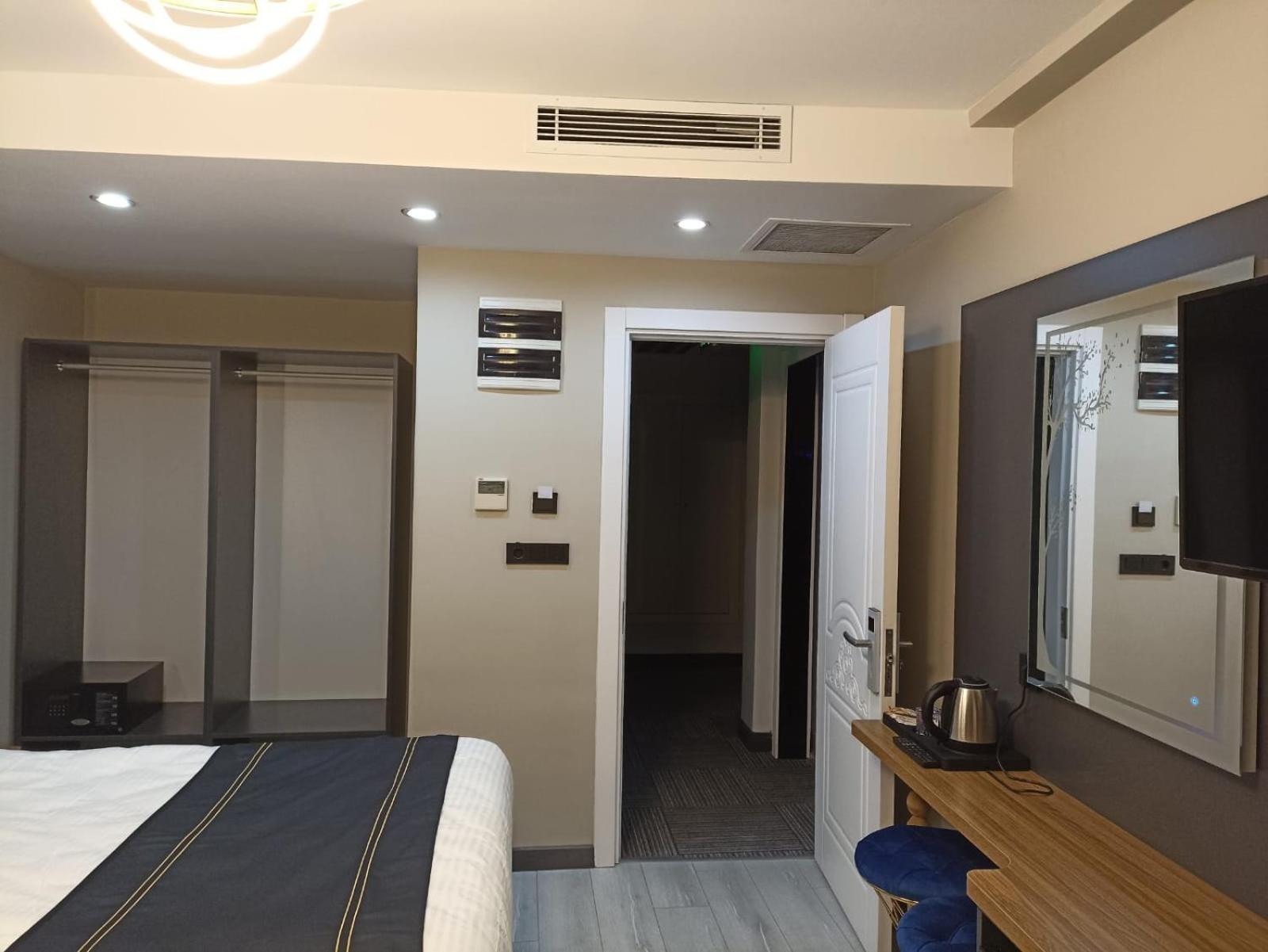 Deluxe Double Room photo 2