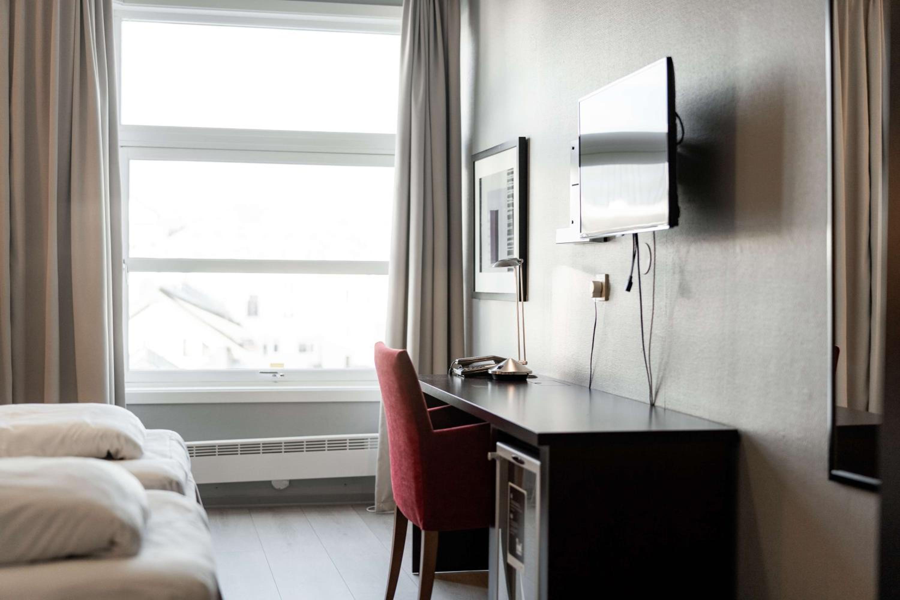 Twin Room - Photo 3