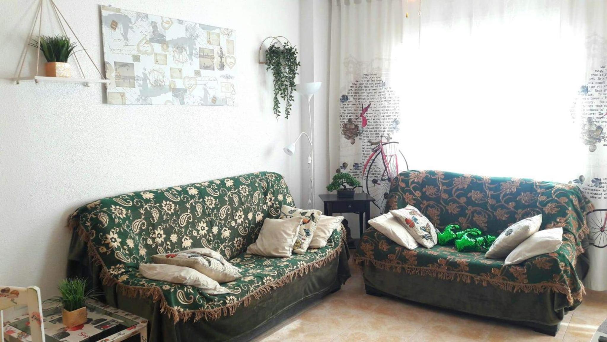 Apartamento con vista a la piscina