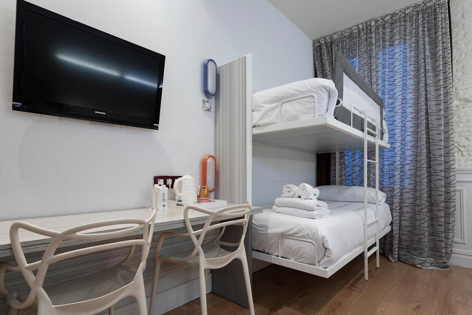 Family Room - Photo 8
