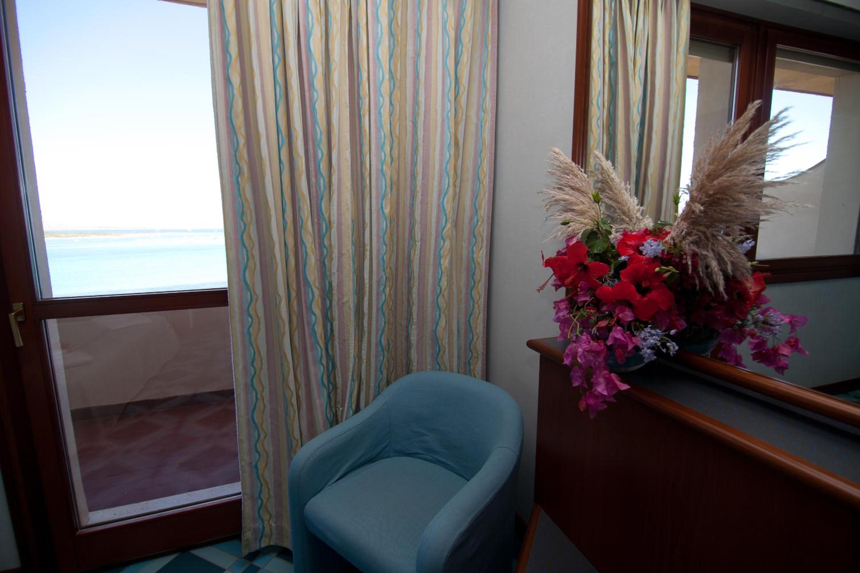 Double Room - Photo 12
