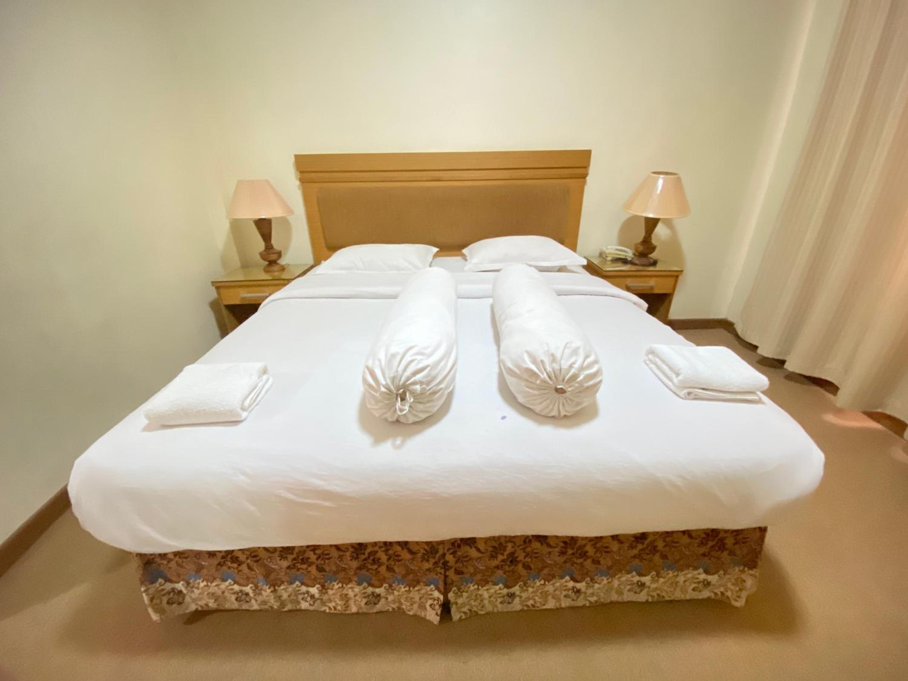 Deluxe Room - Photo 17
