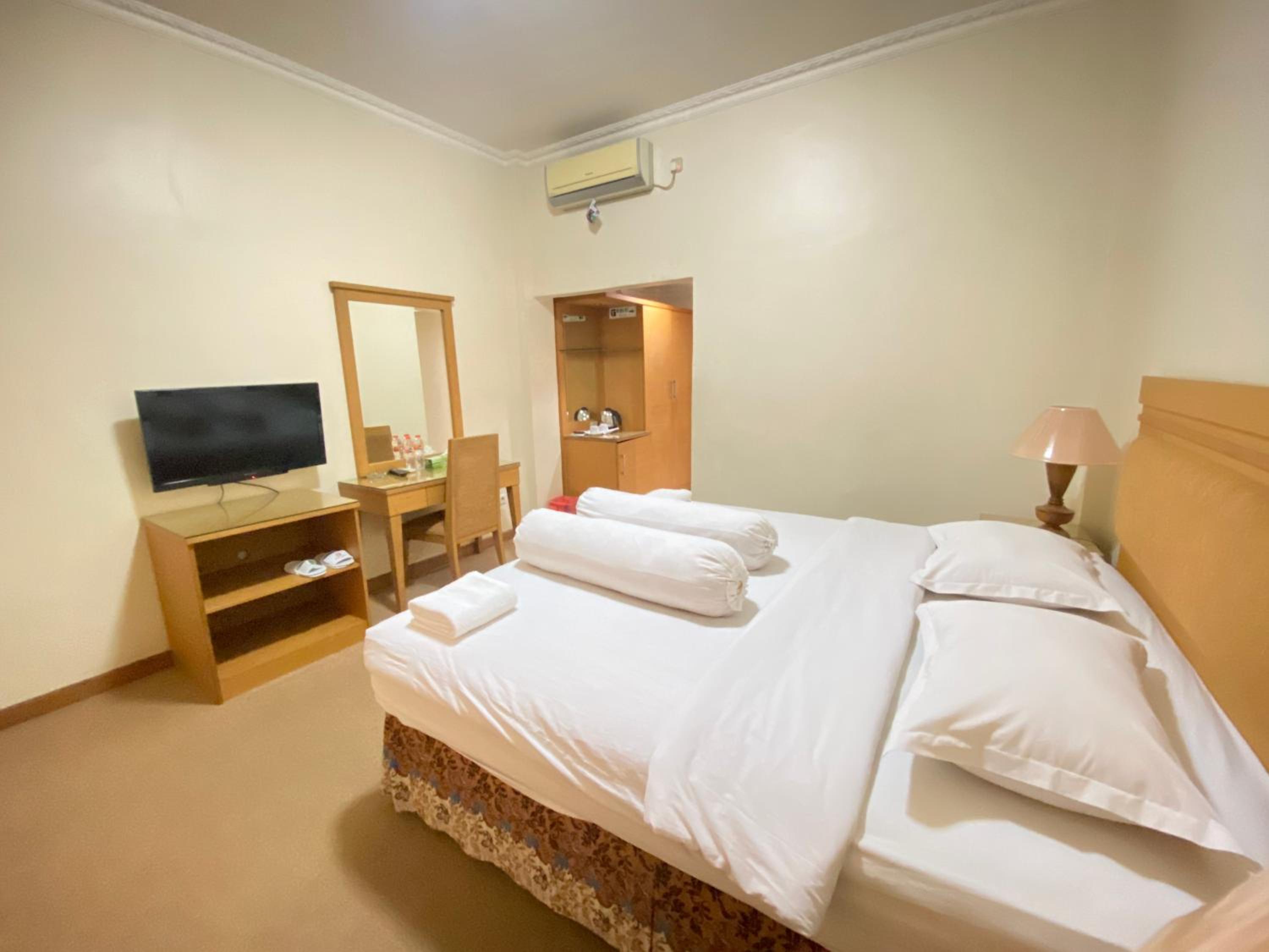 Deluxe Room - Photo 14