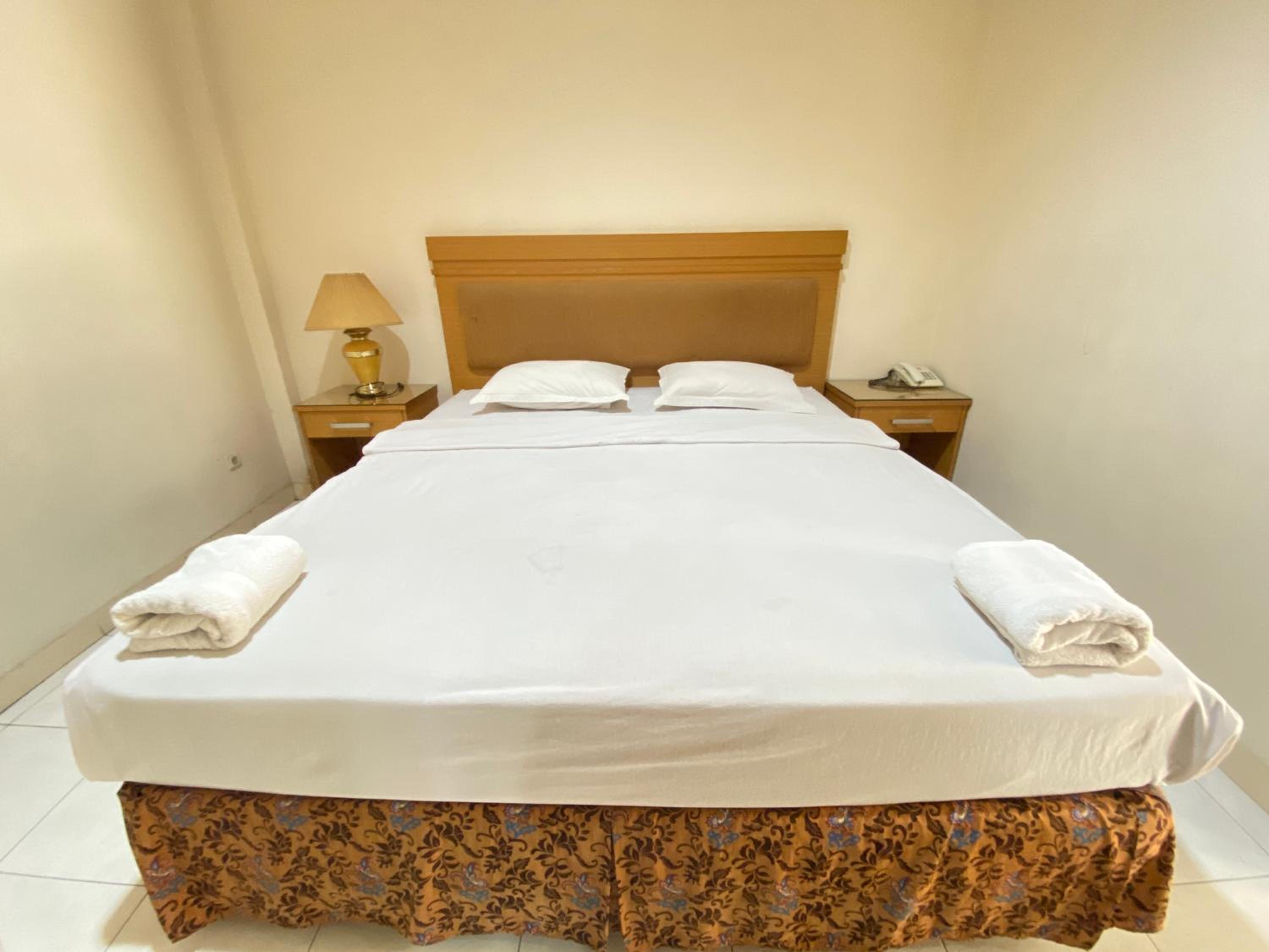Deluxe Room - Photo 9