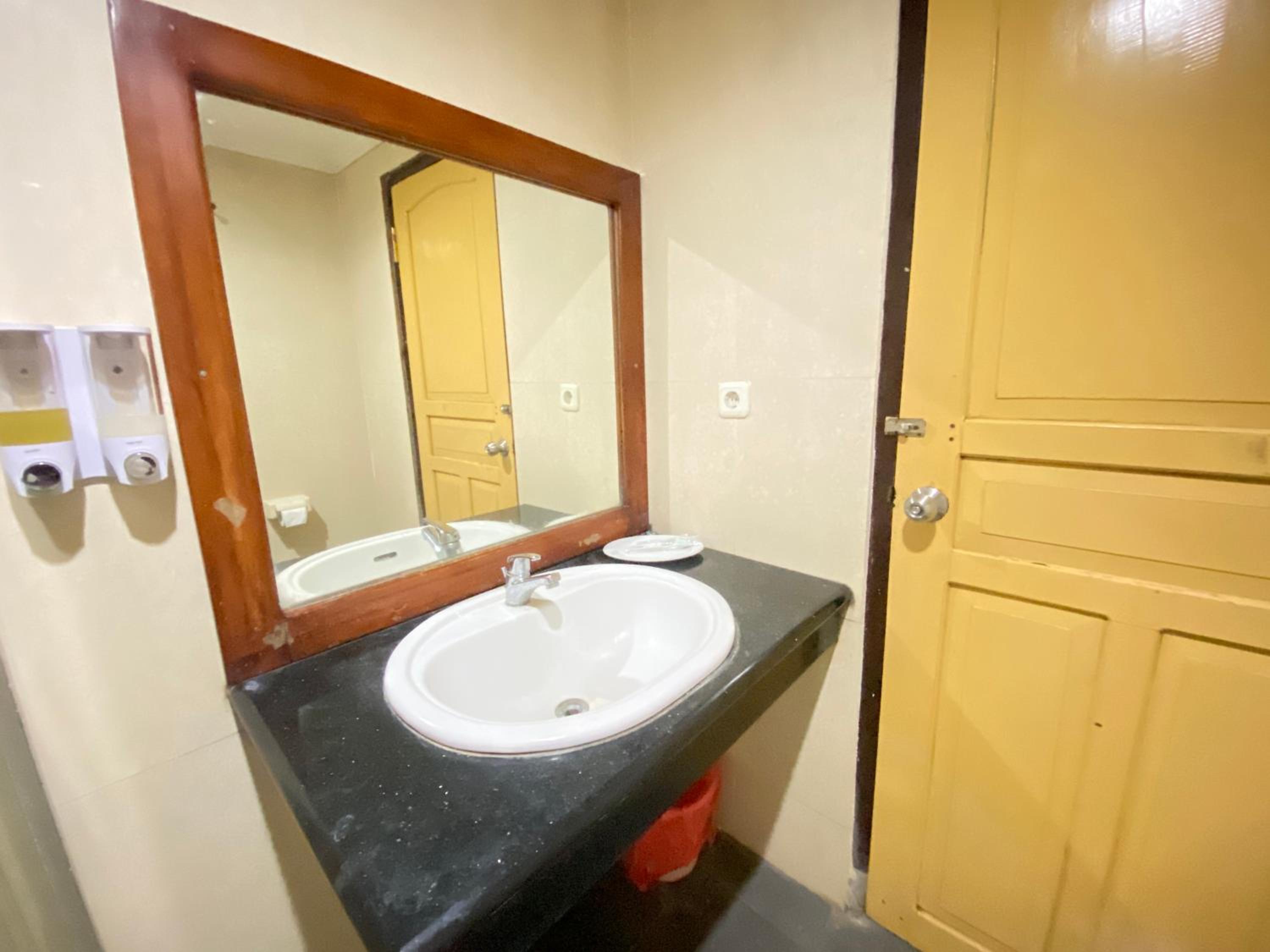 Deluxe Room - Photo 7