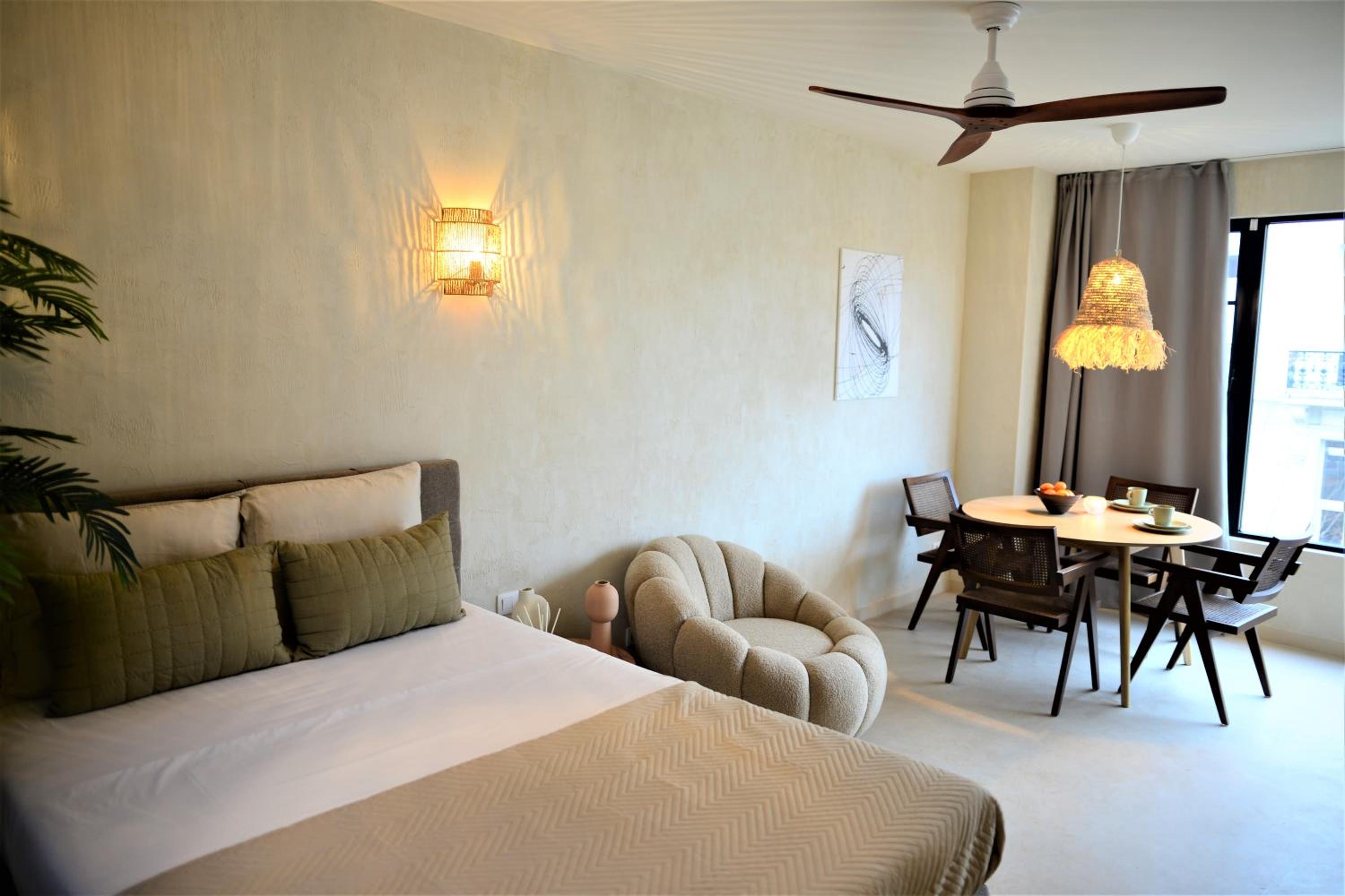 Deluxe Apartment