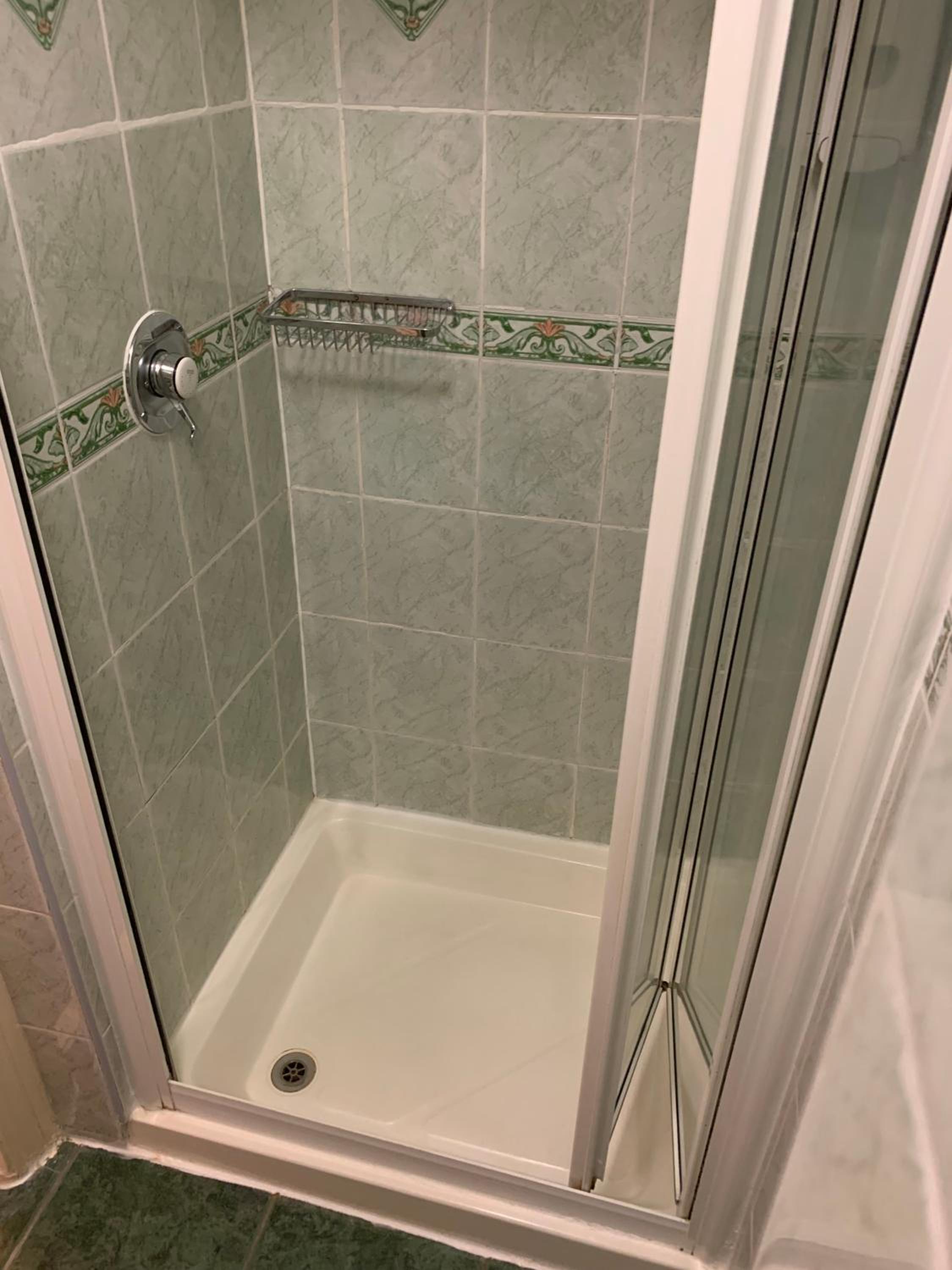 Single Room with Shared Bathroom photo 3