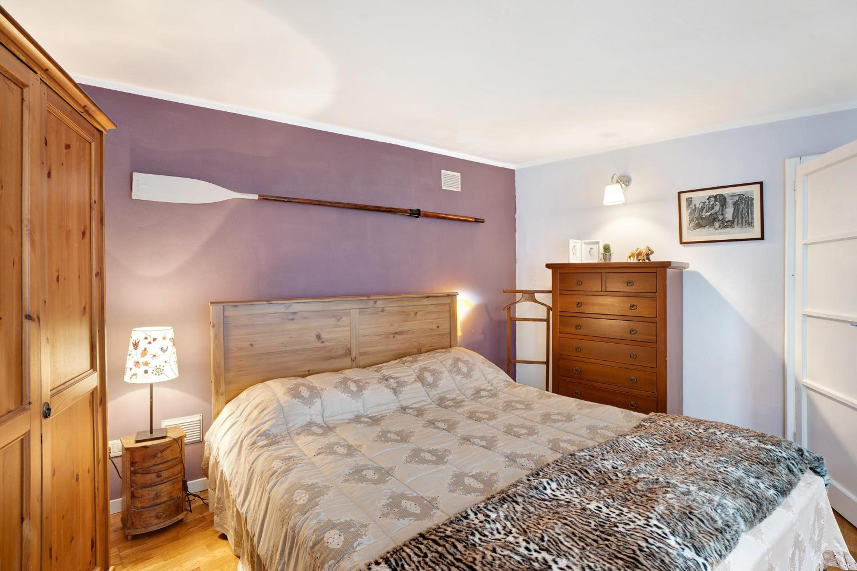 One-Bedroom Apartment with Lake View photo 3