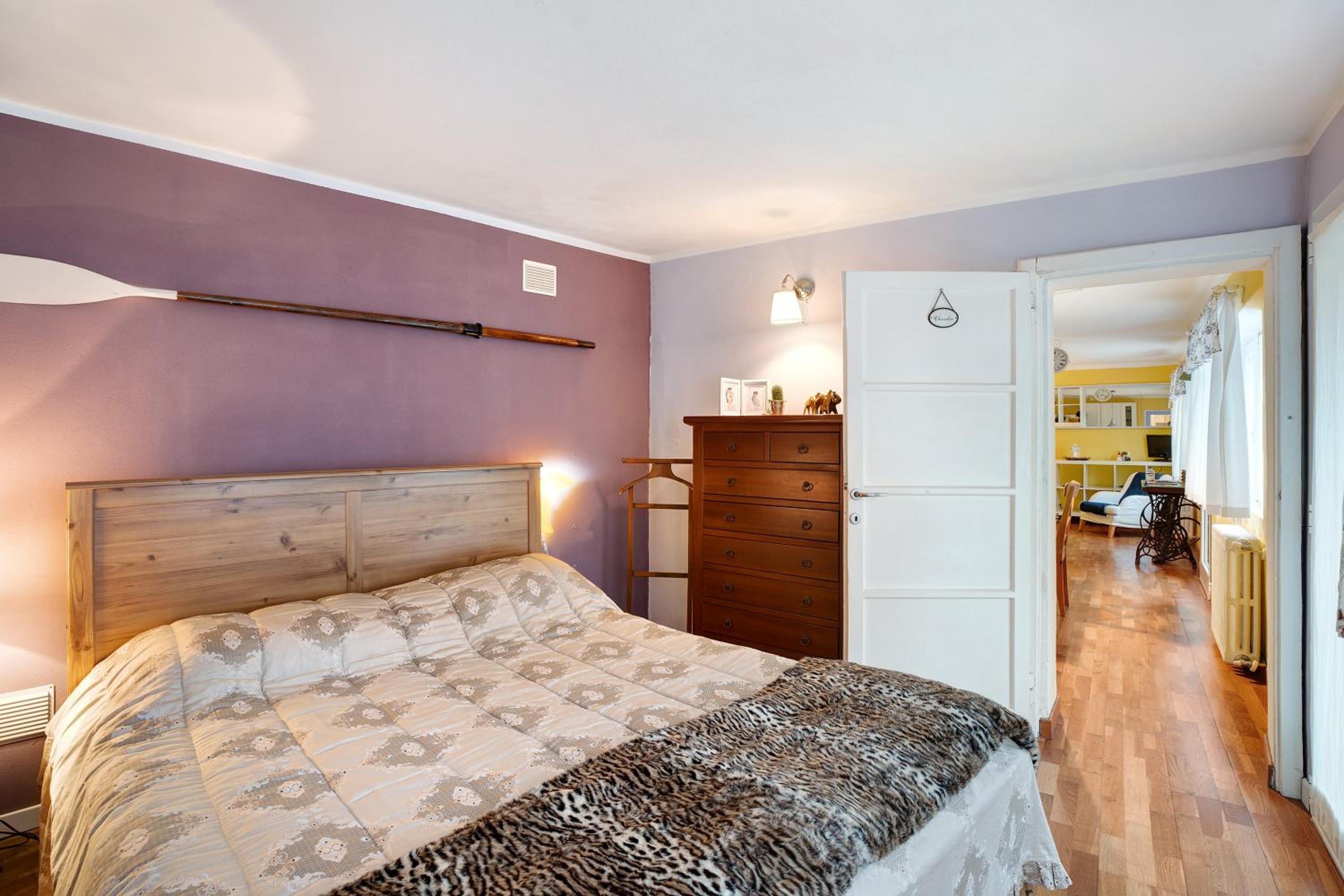 One-Bedroom Apartment with Lake View photo 2