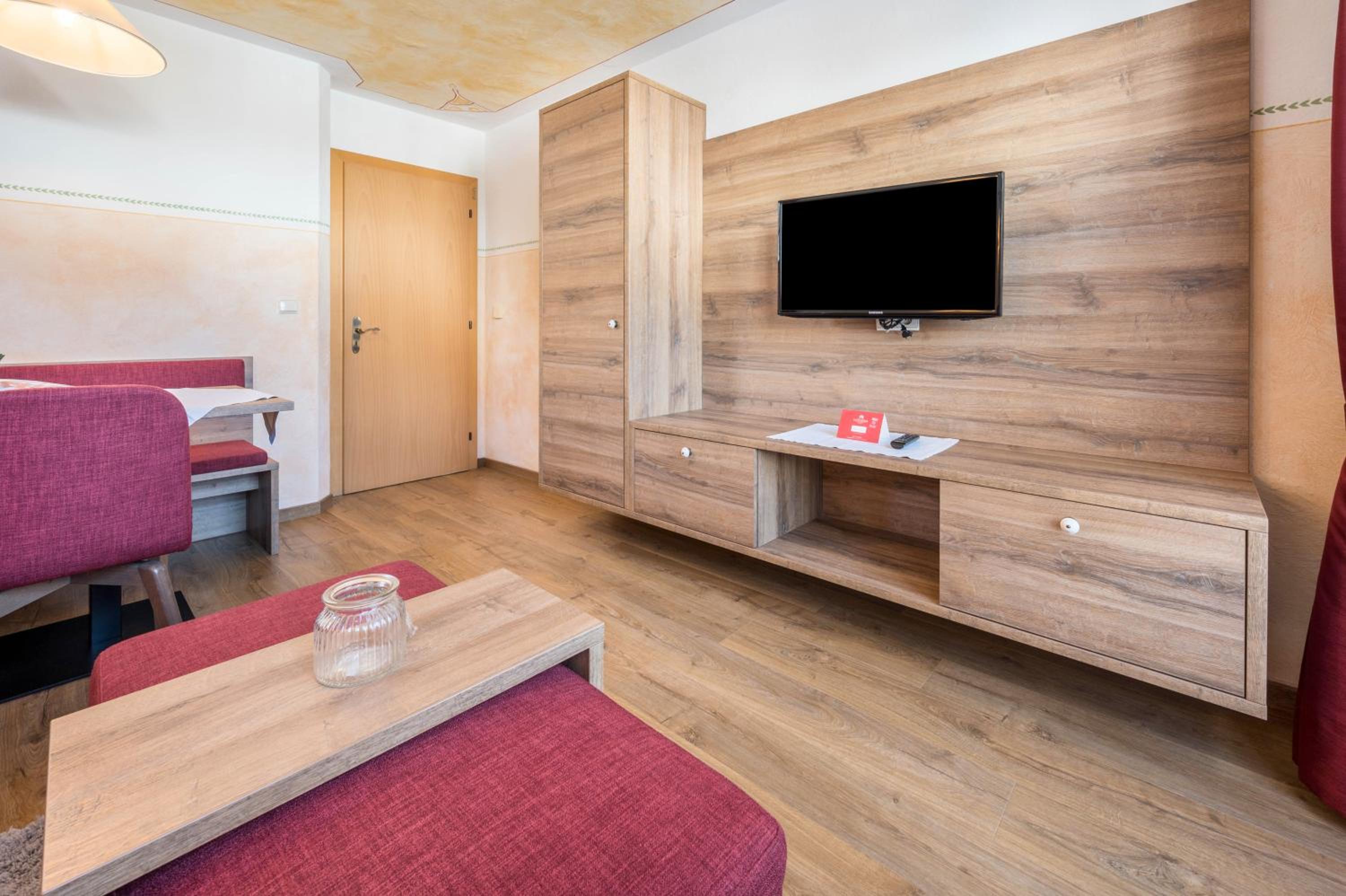 Superior One-Bedroom Apartment with Balcony