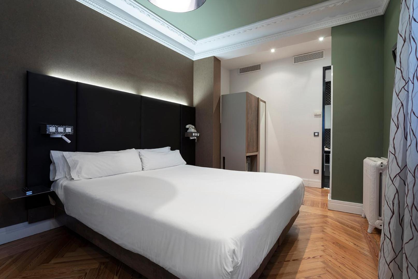Junior Suite with Terrace thumbnail 5