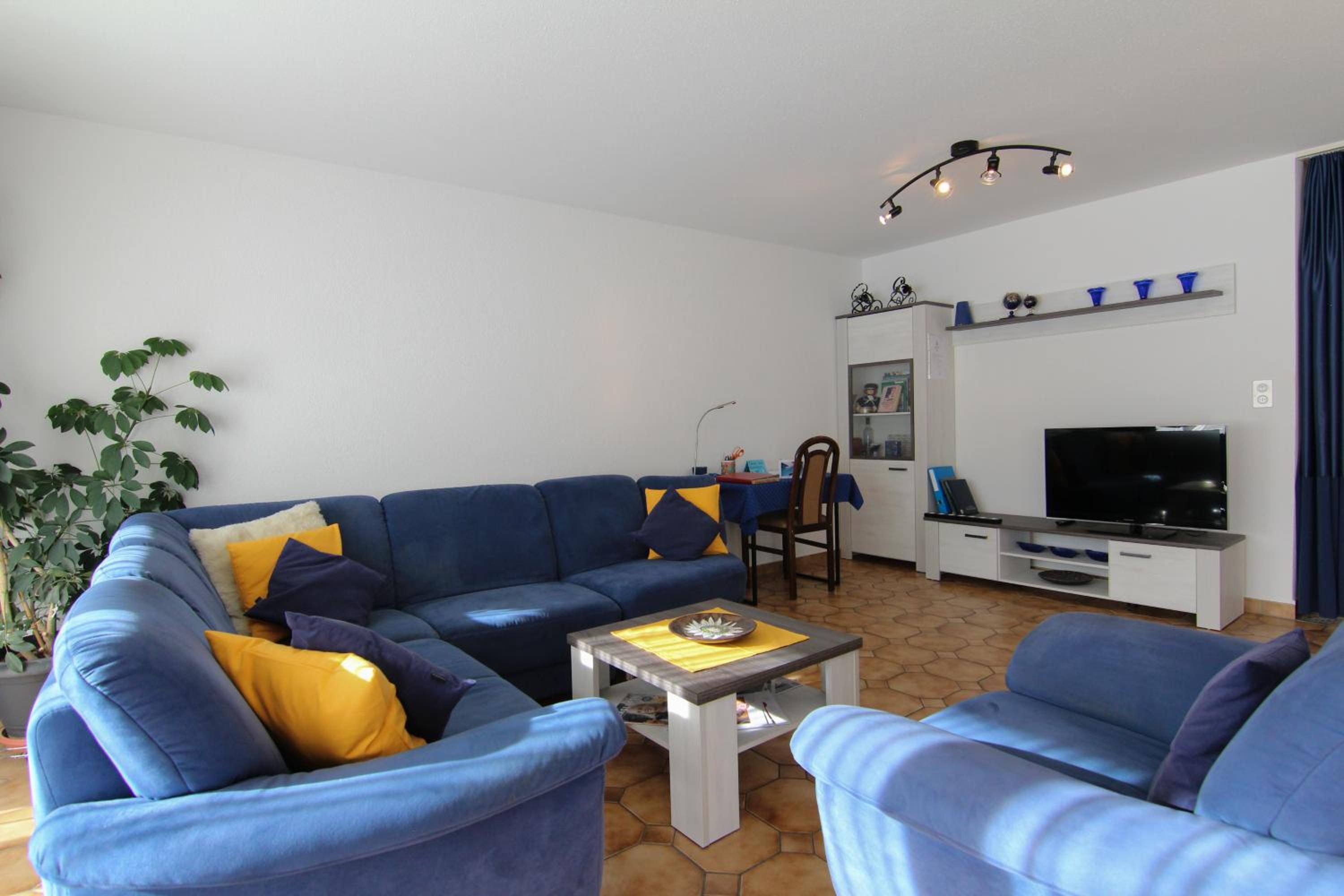 Two-Bedroom Apartment with Mountain View photo 1