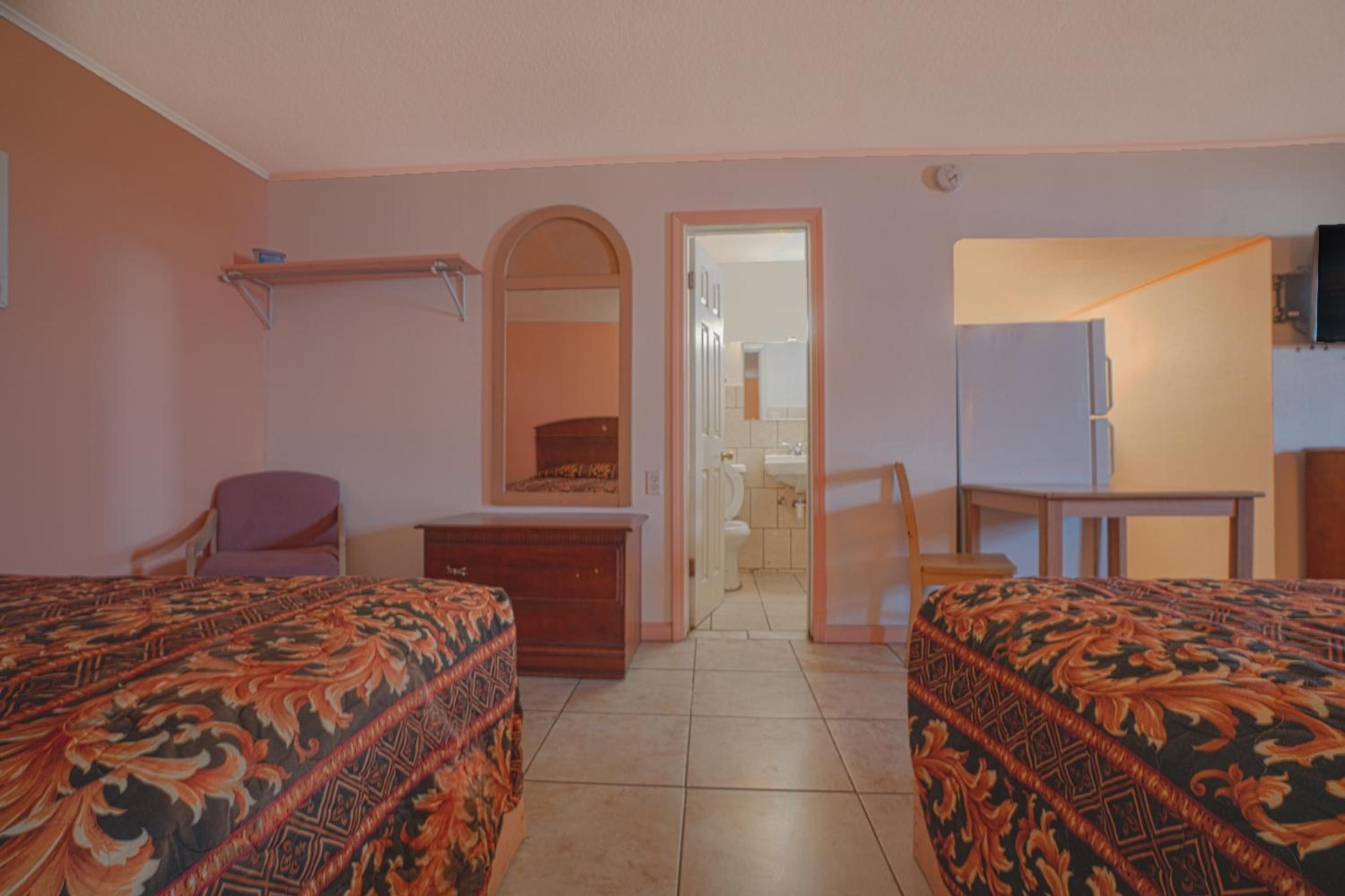 3 Queen Bed - Photo 6