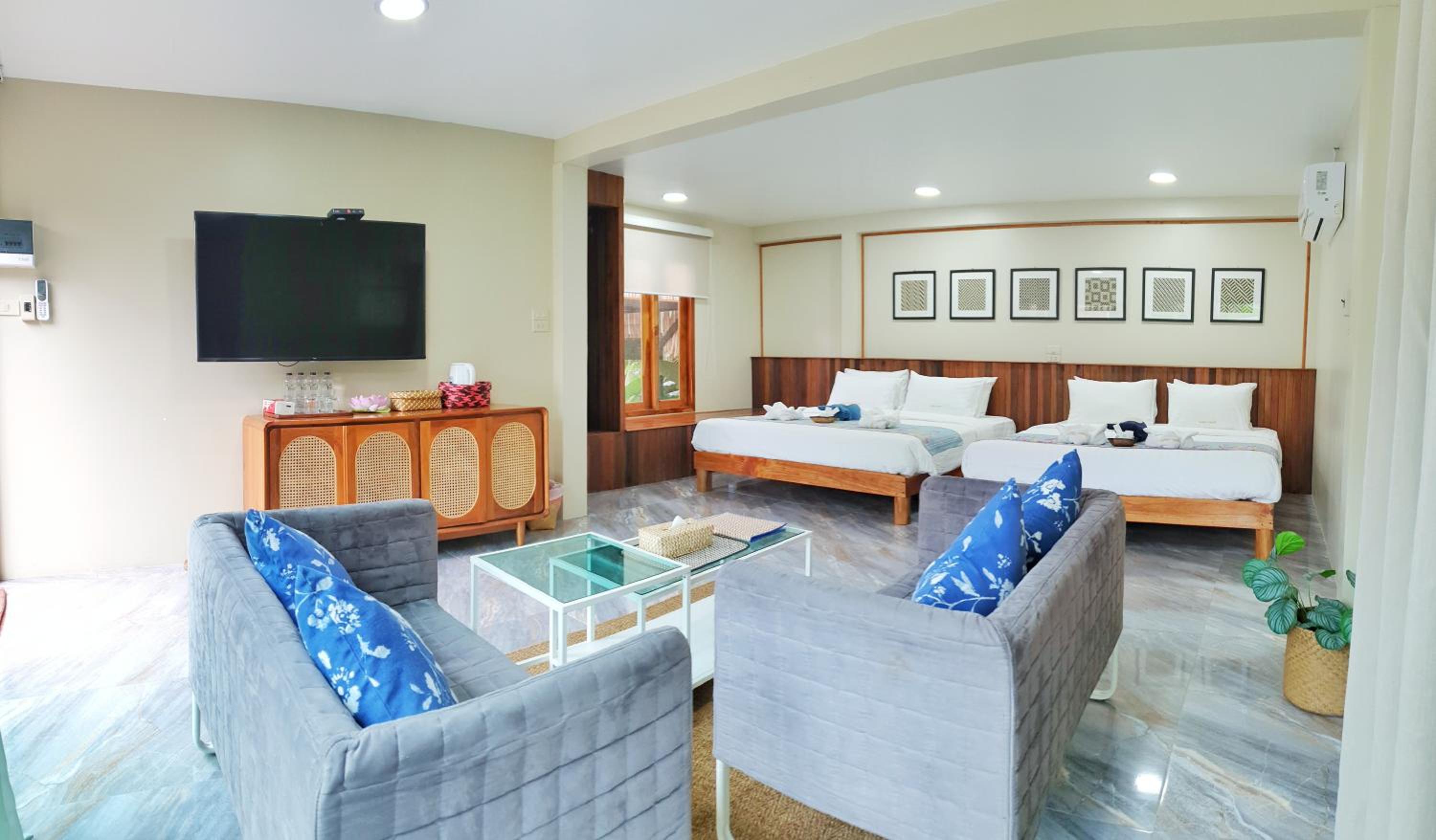 Luxury Quadruple Room - Photo 6