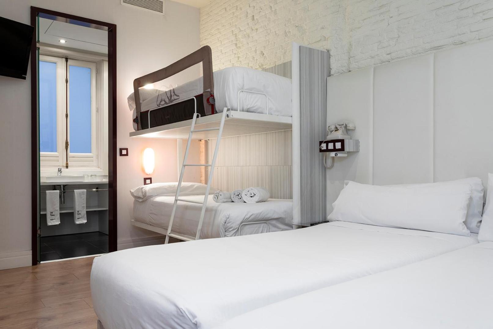 Sextuple Room