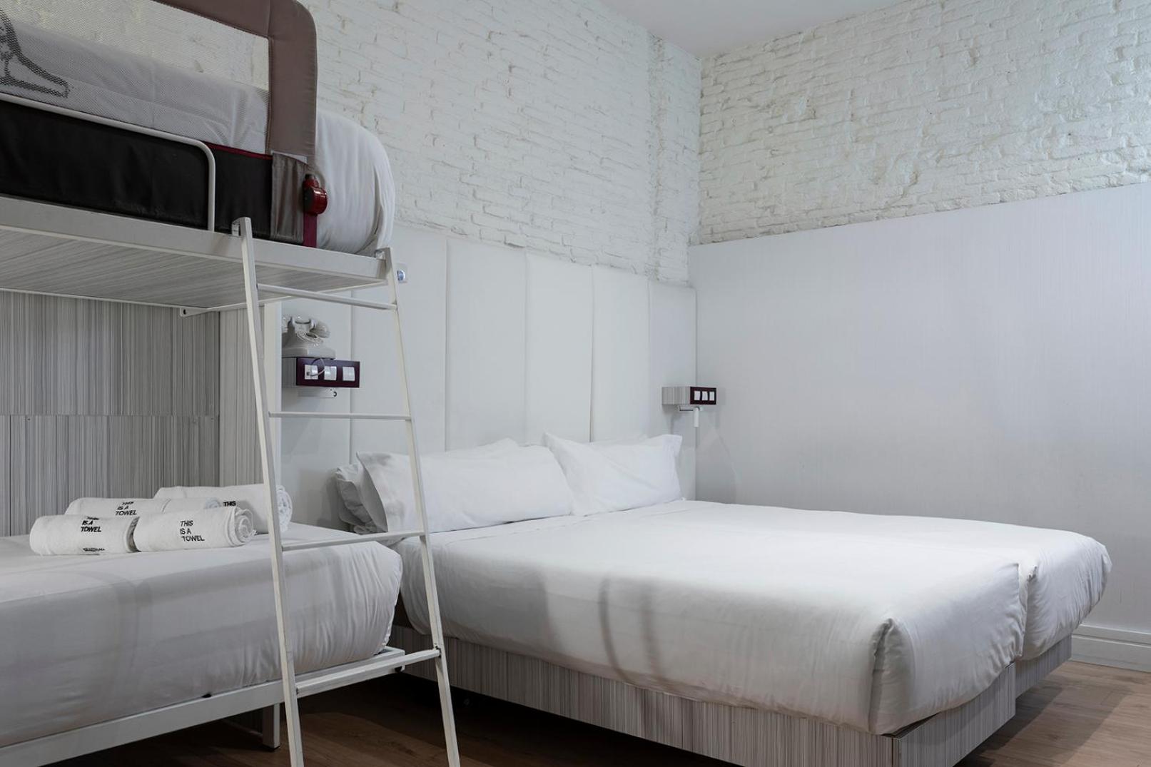Sextuple Room