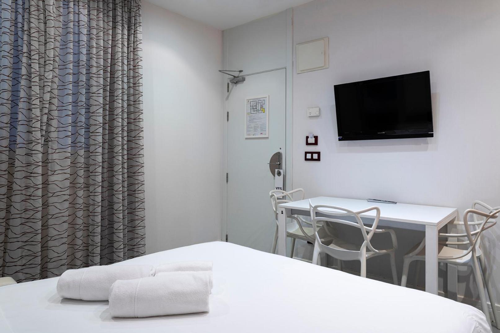 Sextuple Room