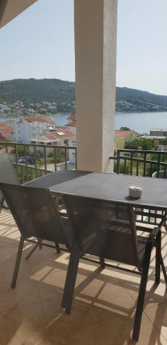 Apartment with Sea View photo 2