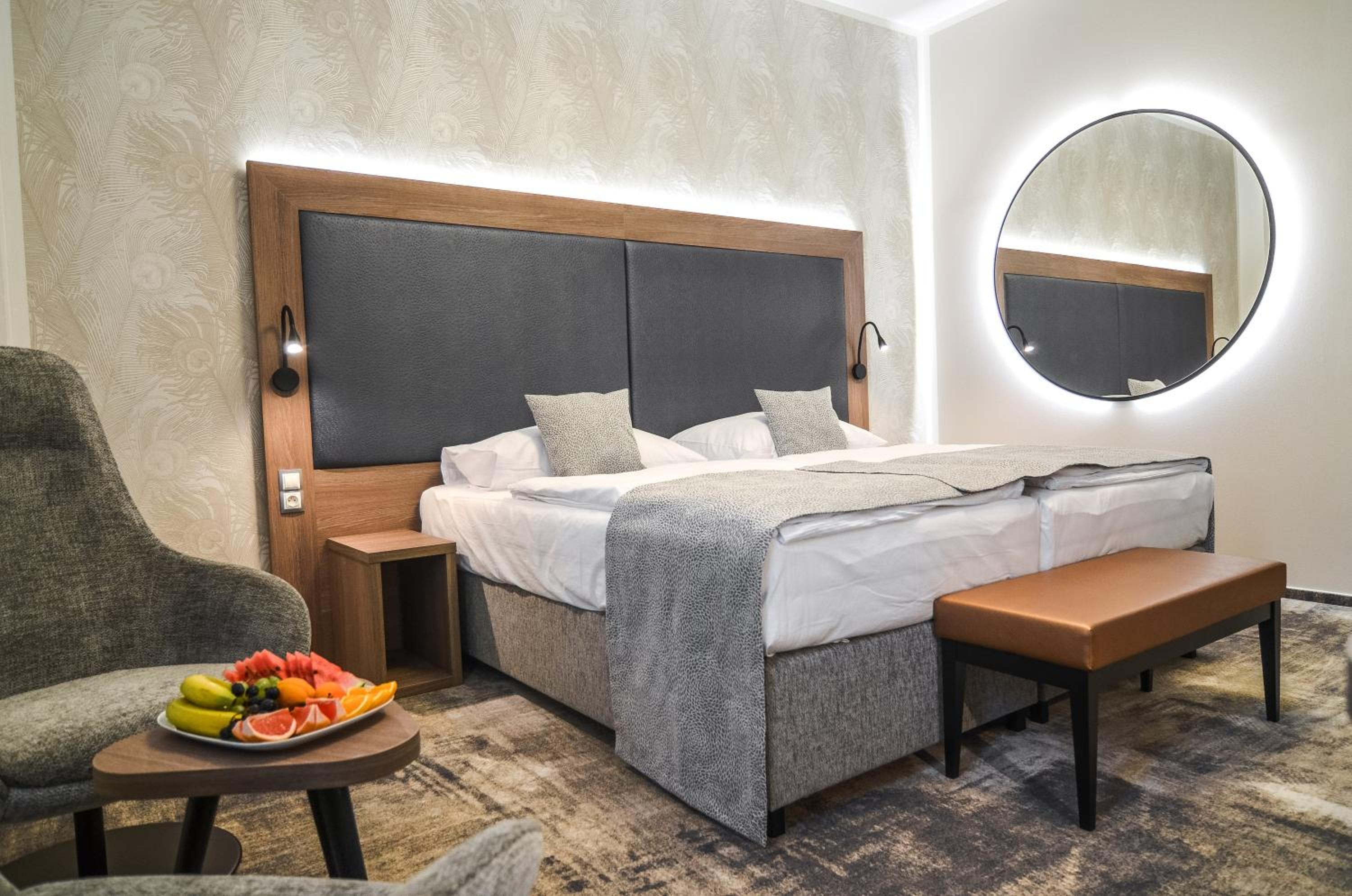 Superior Deluxe Double or Twin Room  photo 3