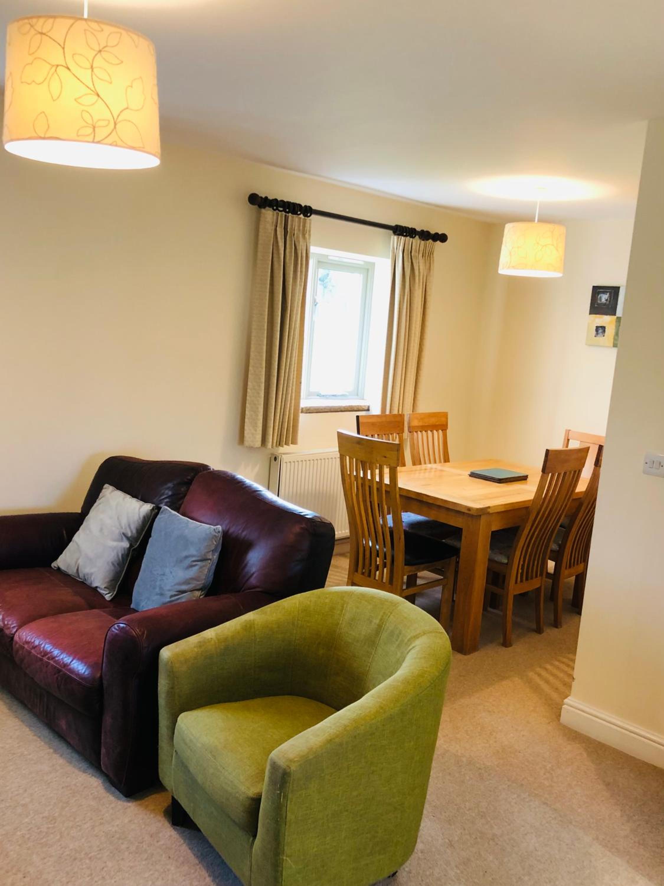 Three-Bedroom Cottage - Photo 2