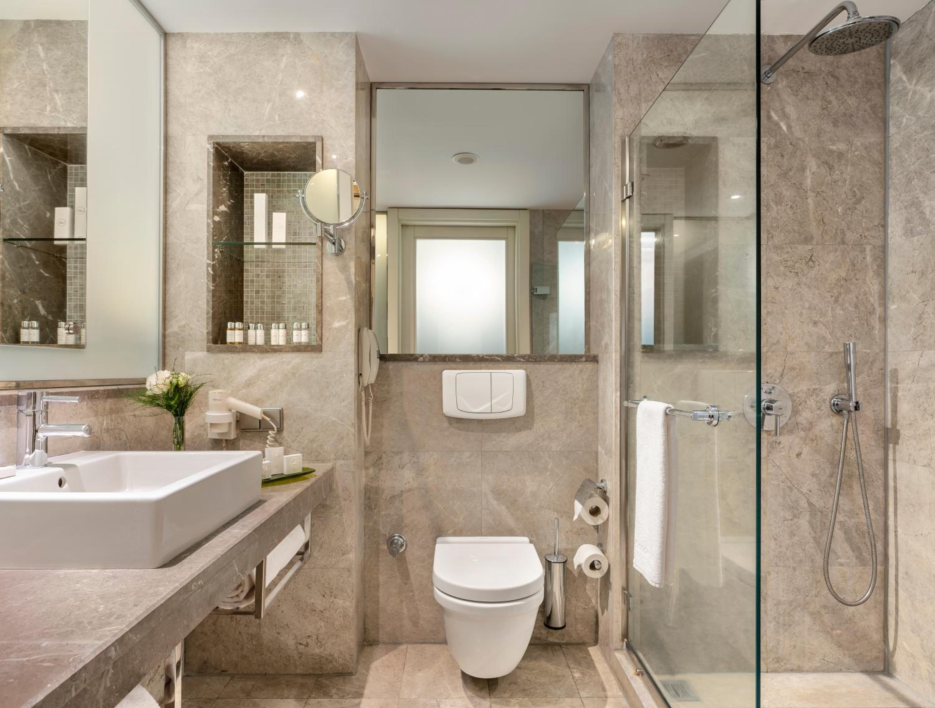 Suite with Terrace - Photo 4