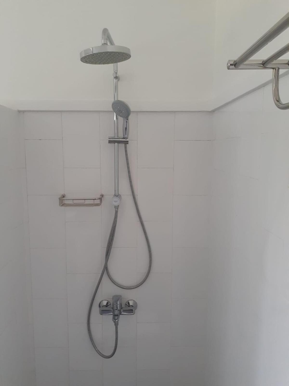 Queen Room - Disability Access photo 2